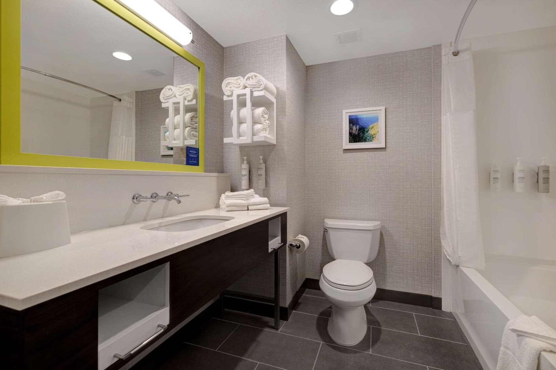 Hampton Inn & Suites Marina gallery photo in Marina, CA — image 42