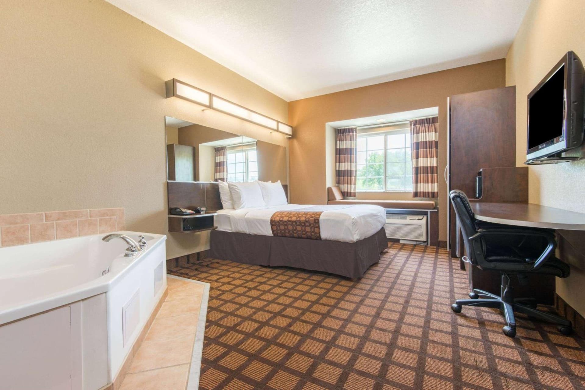 Microtel Inn & Suites by Wyndham Montgomery gallery photo in Montgomery, AL — image 9