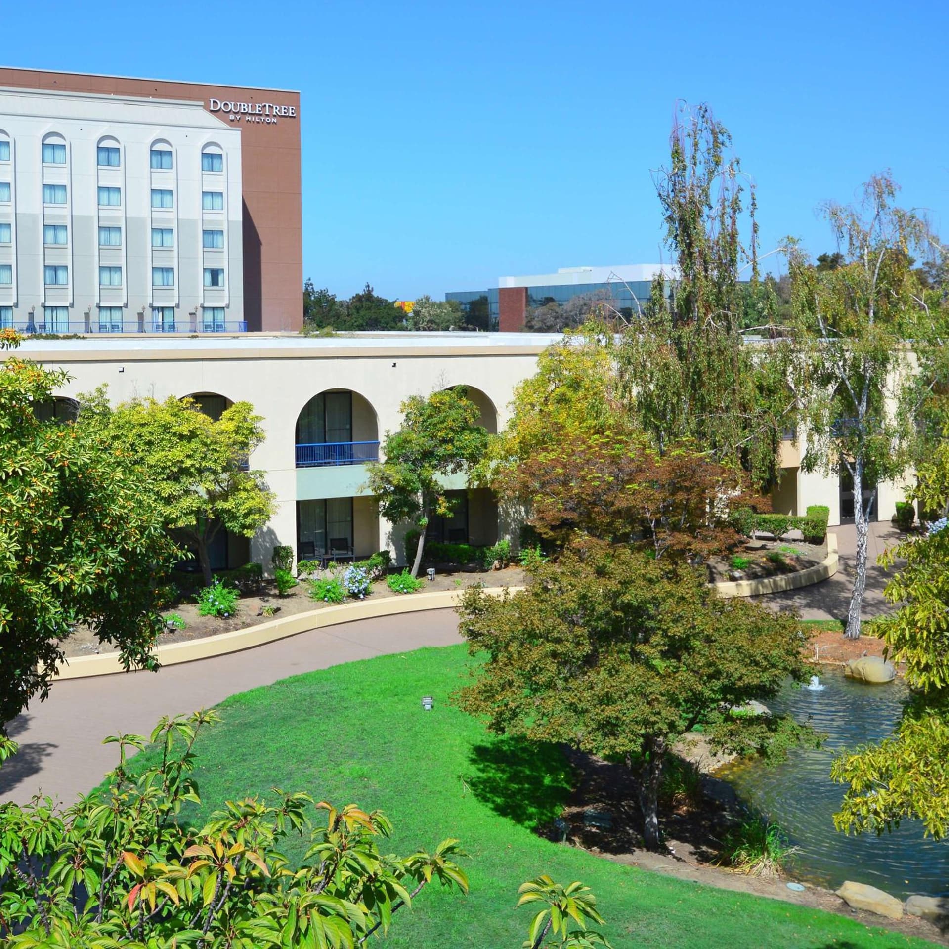 DoubleTree by Hilton Newark-Fremont interior in Newark, CA — gallery photo 2