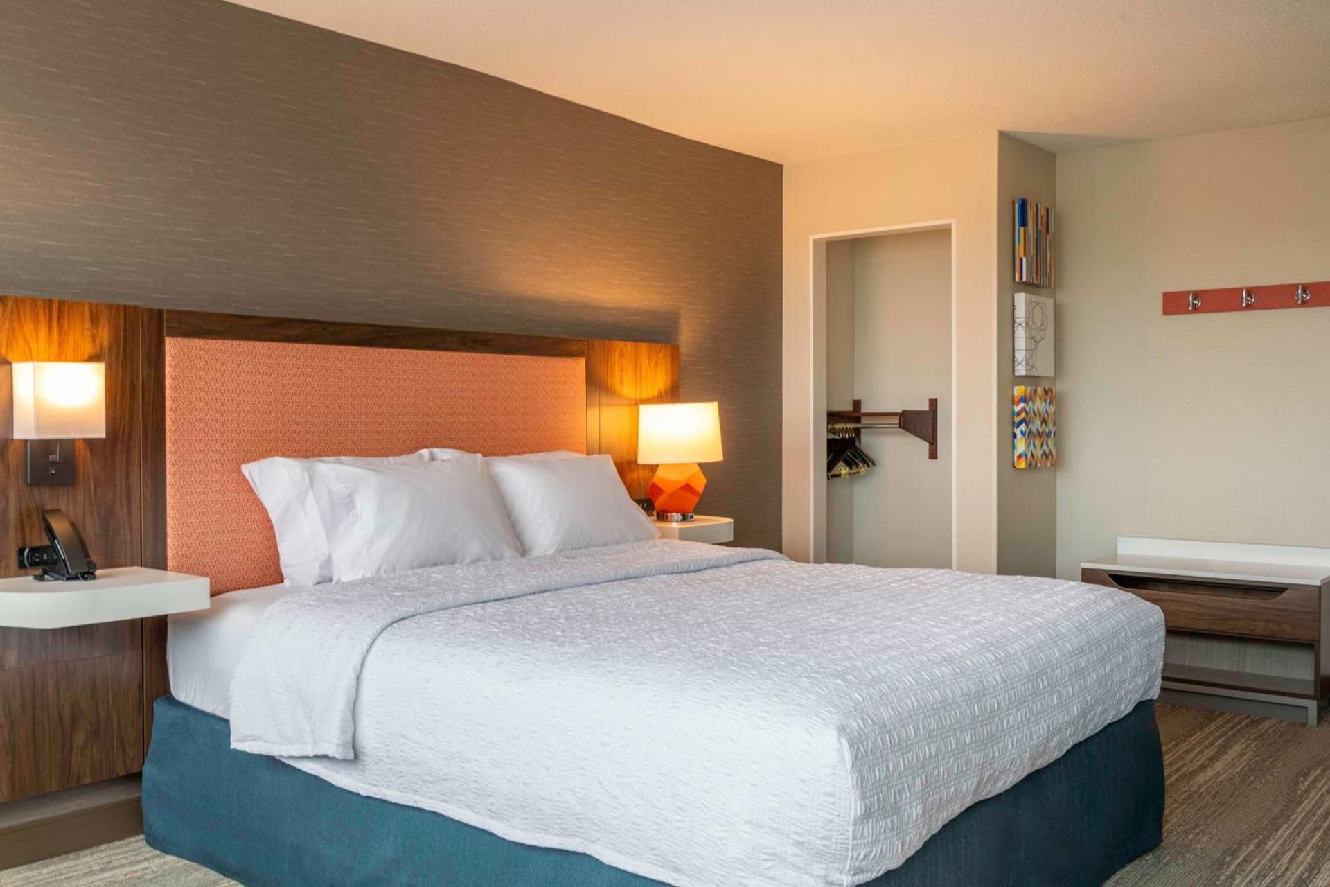 Hampton Inn Manchester Downtown gallery photo in Manchester, NH — image 17
