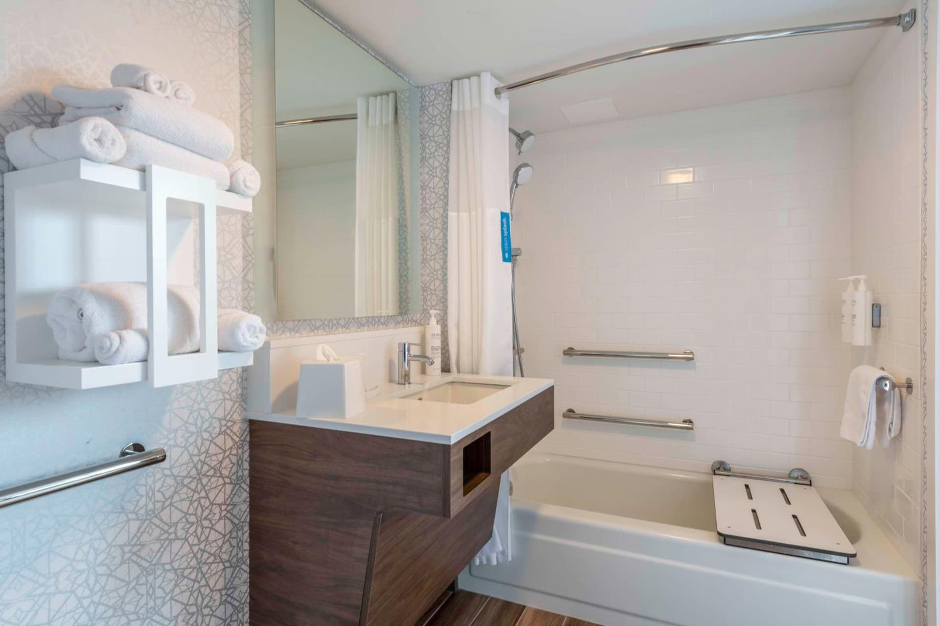 Hampton Inn Manchester Downtown gallery photo in Manchester, NH — image 65