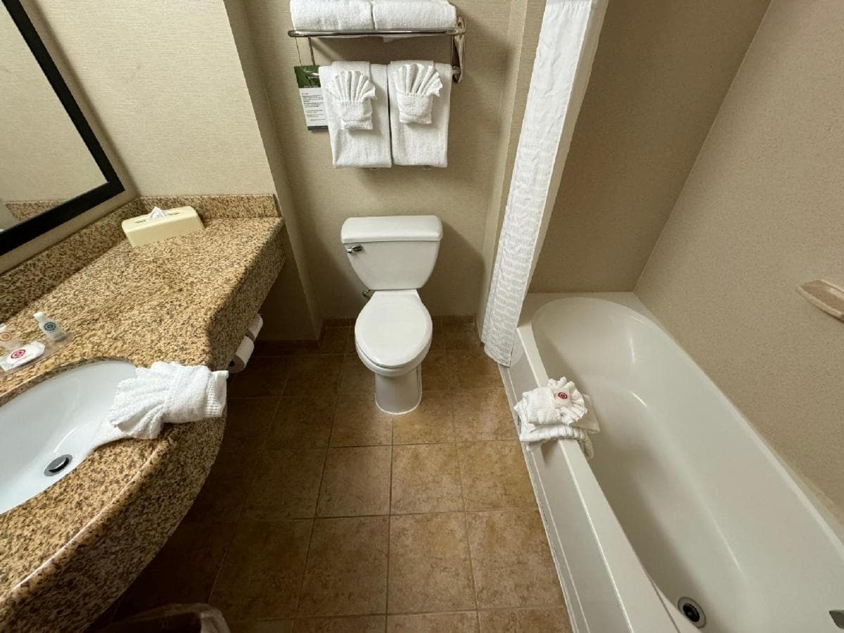 Comfort Inn & Suites Lexington Park near Pax River gallery photo in Lexington Park, MD — image 38