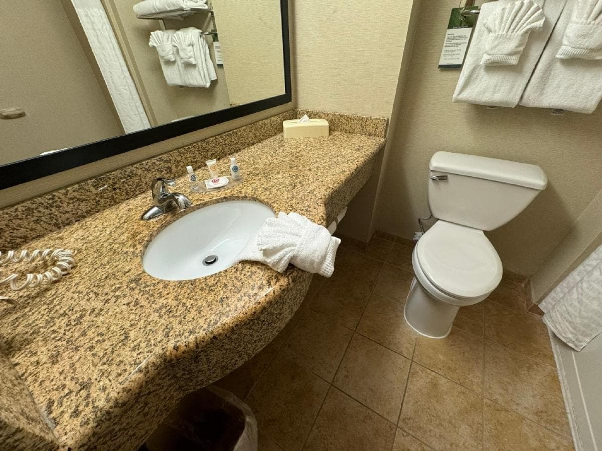 Comfort Inn & Suites Lexington Park near Pax River gallery photo in Lexington Park, MD — image 34
