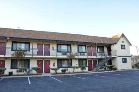 Luxury Inn property views in Norwalk, CA — gallery photo 3