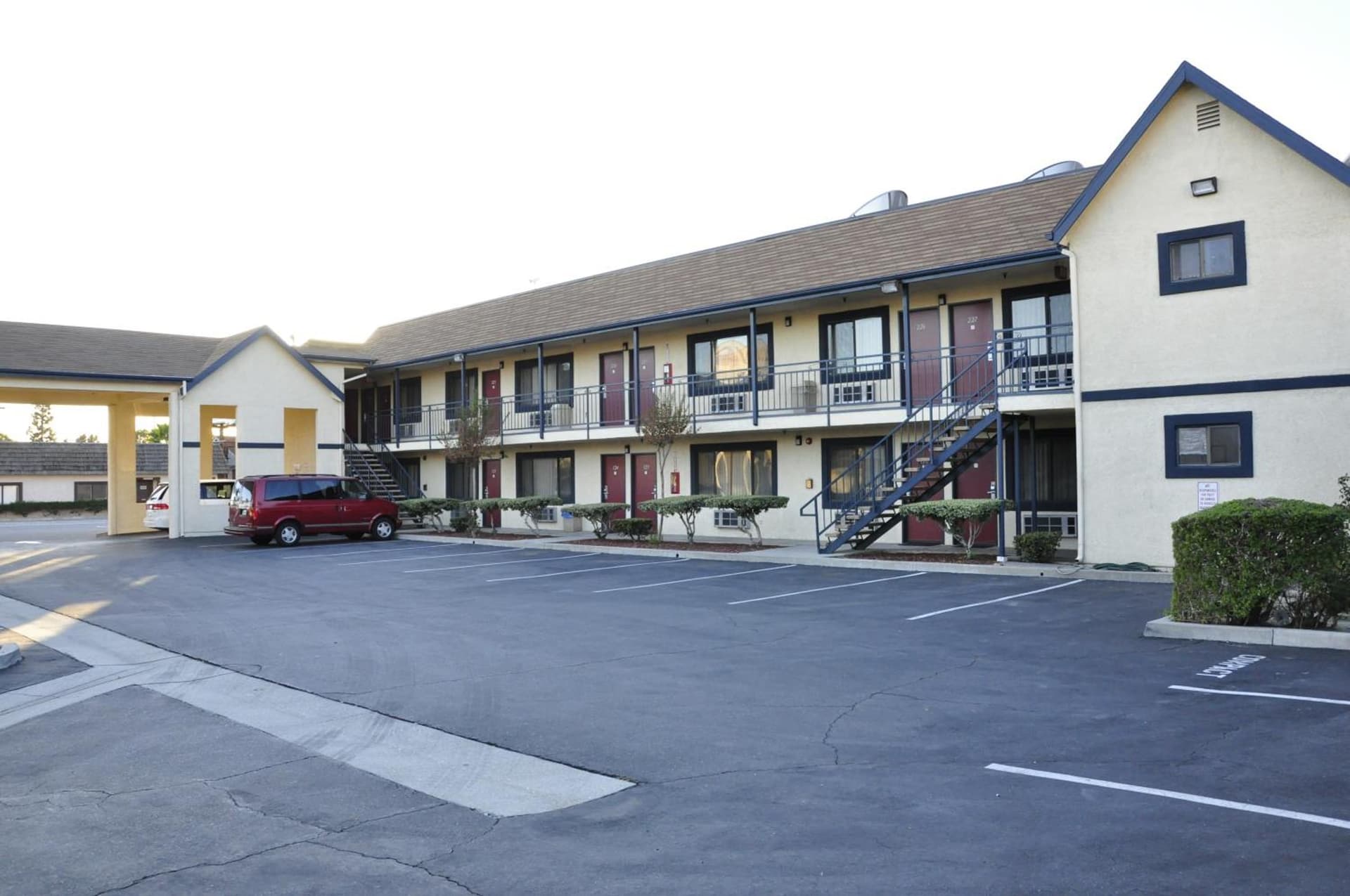Luxury Inn gallery photo in Norwalk, CA — image 23