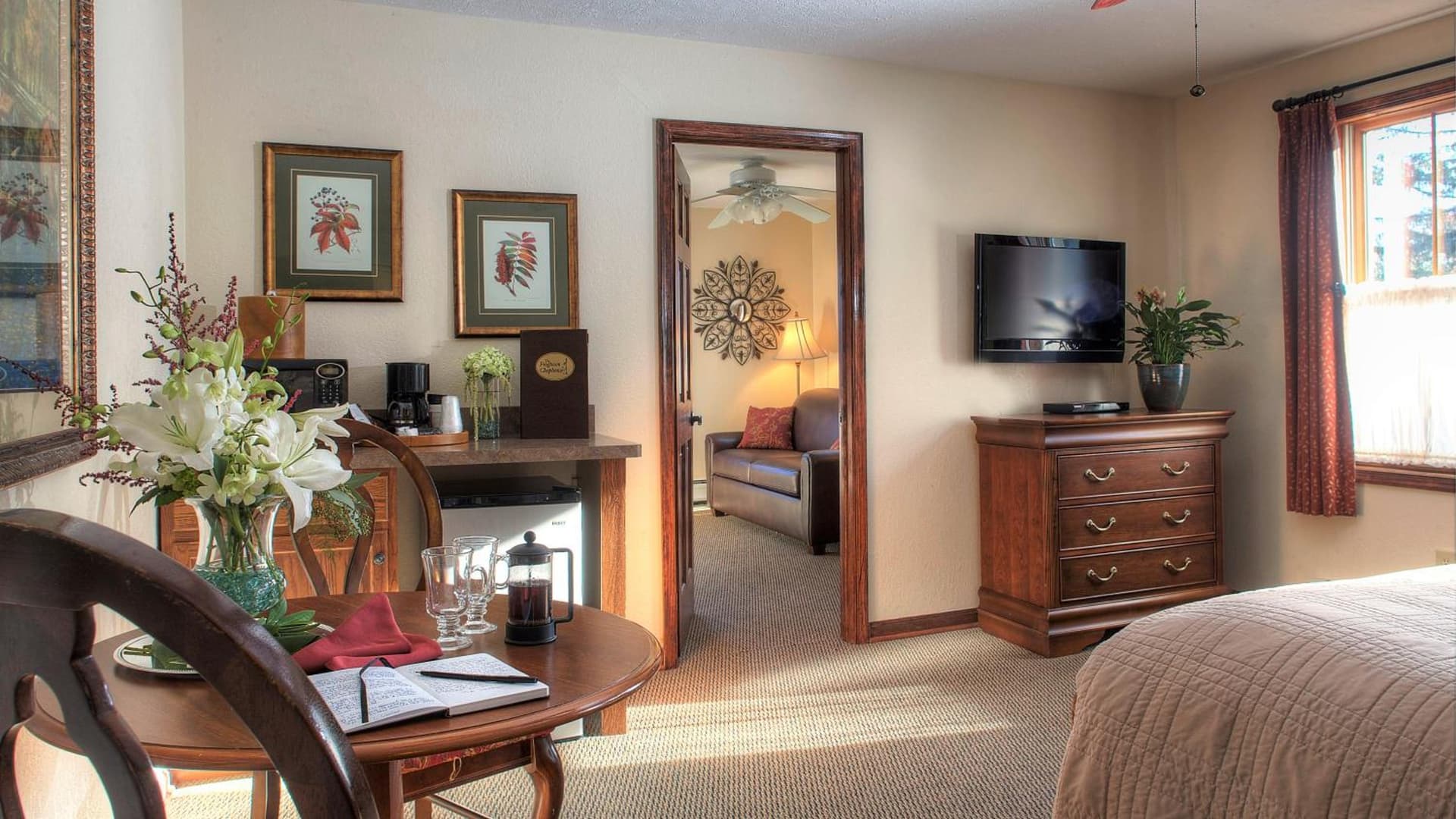 Woodfield Manor - A Sundance Vacations Property interior in Cresco, PA — gallery photo 2