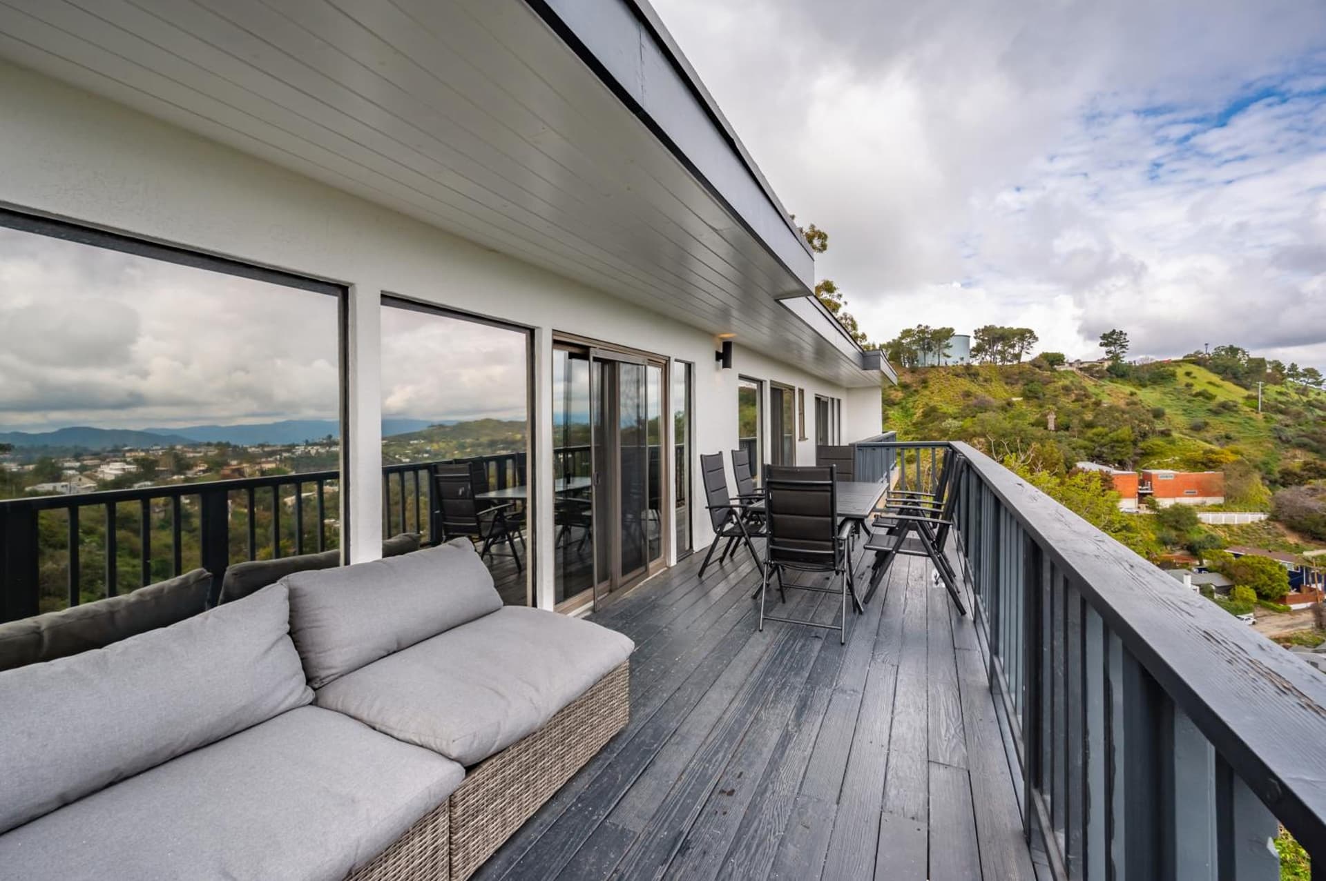 Hollywood Hills Retreat with Panoramic View interior in Los Angeles, CA — gallery photo 2