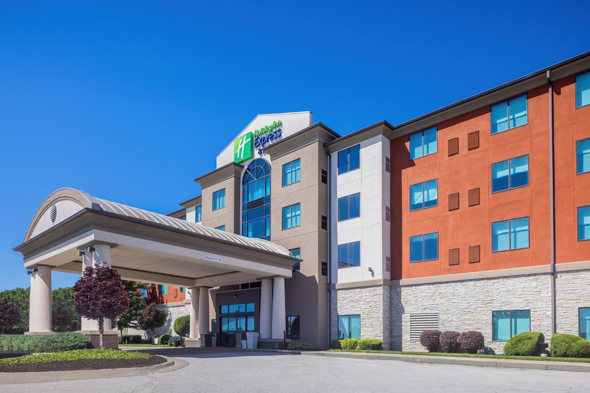 Holiday Inn Express & Suites Kansas City Airport by IHG featured exterior or lobby in Kansas City, KS — similar hotel