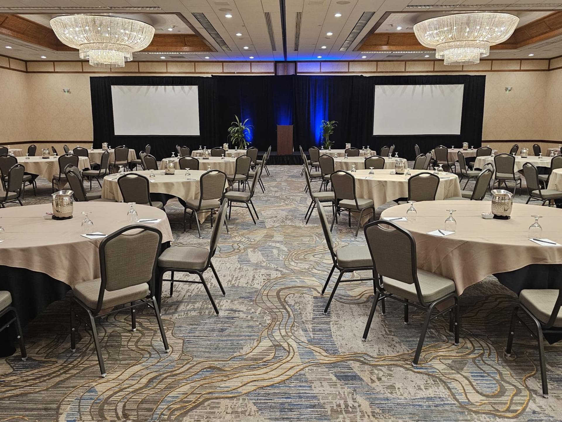 Crowne Plaza Phoenix - Chandler Golf Resort by IHG gallery photo in Chandler, AZ — image 44