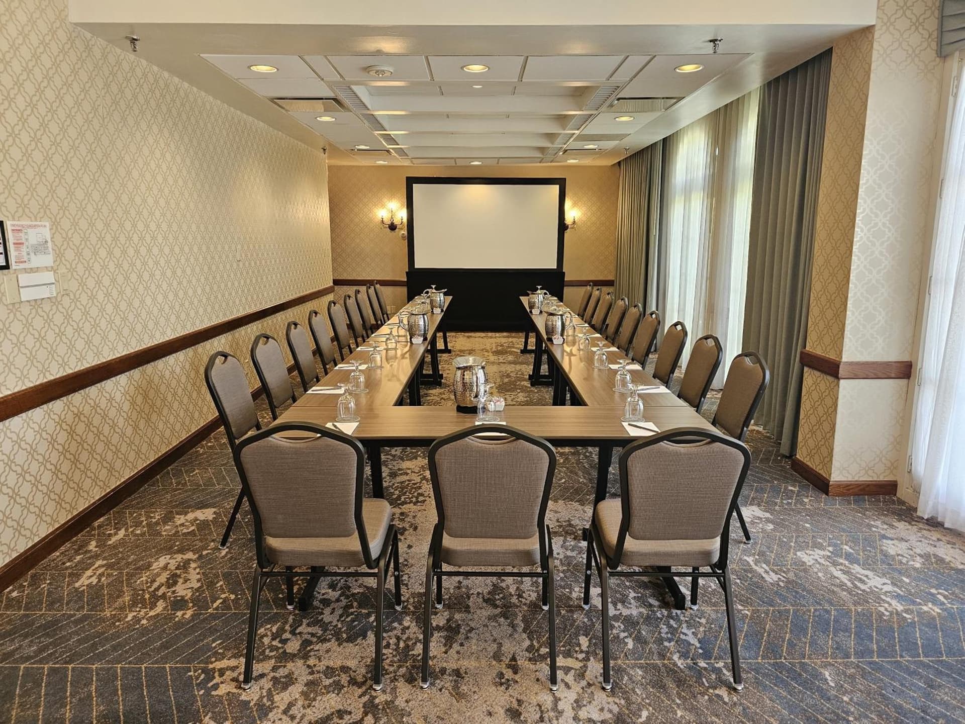 Crowne Plaza Phoenix - Chandler Golf Resort by IHG gallery photo in Chandler, AZ — image 21