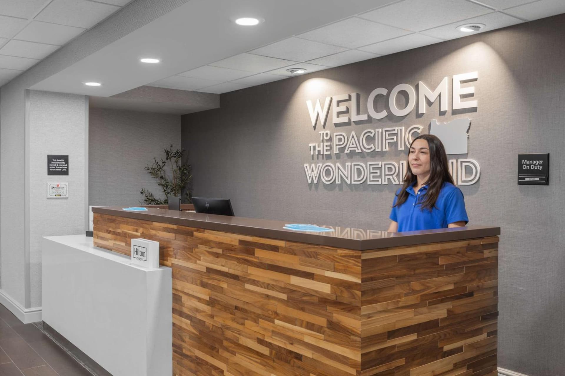 Hampton Inn Pendleton interior in Pendleton, OR — gallery photo 2