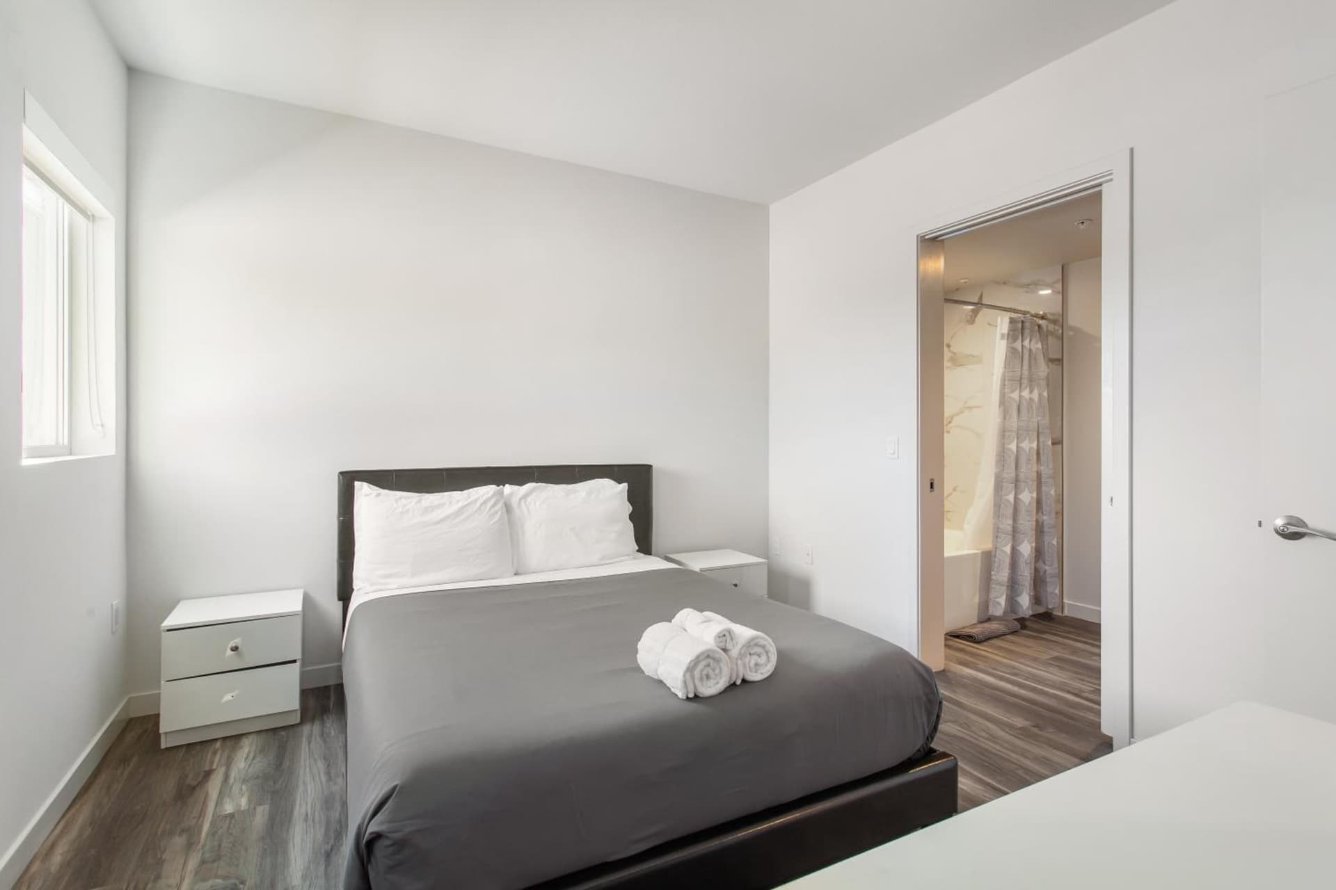 Luxury 2 bedroom at the heart of Melrose Boulevard interior in Los Angeles, CA — gallery photo 2