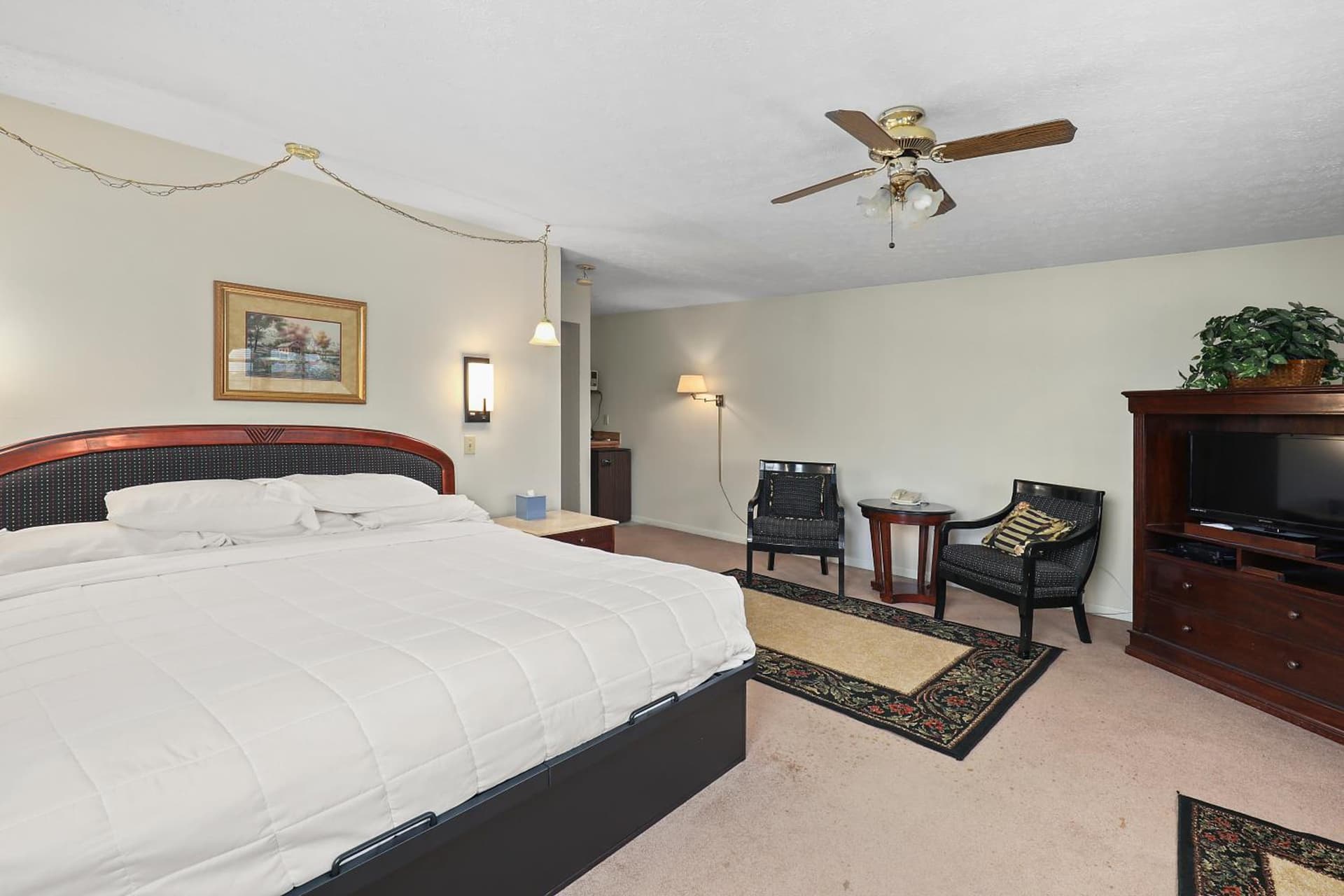 Four Seasons Country Inn property views in Glasgow, KY — gallery photo 3