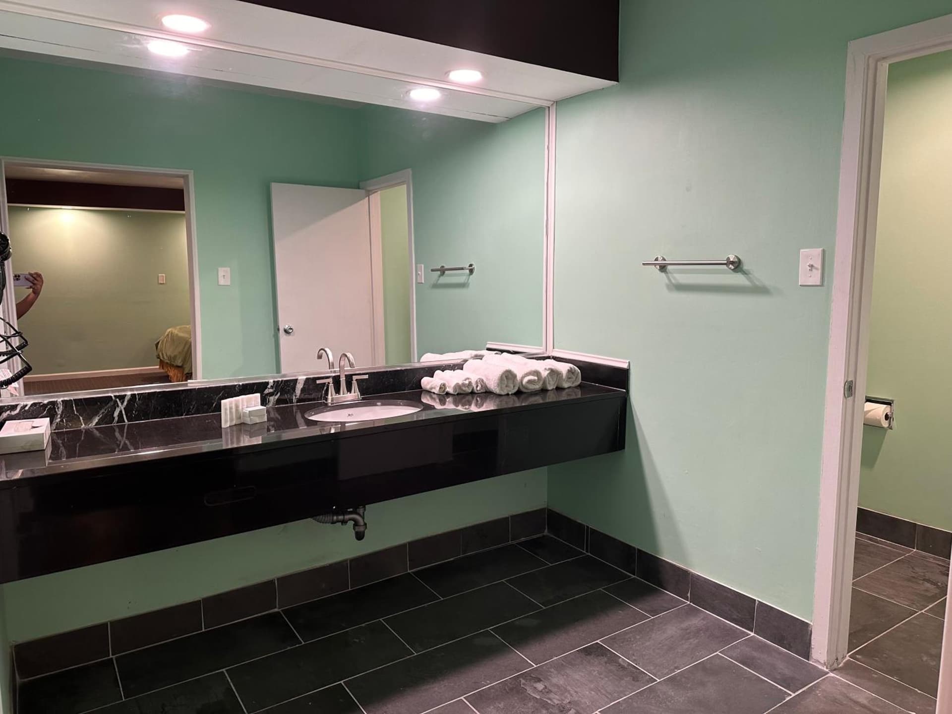 Inn of the Dove Harrisburg-Hershey Romantic Suites gallery photo in Harrisburg, PA — image 65