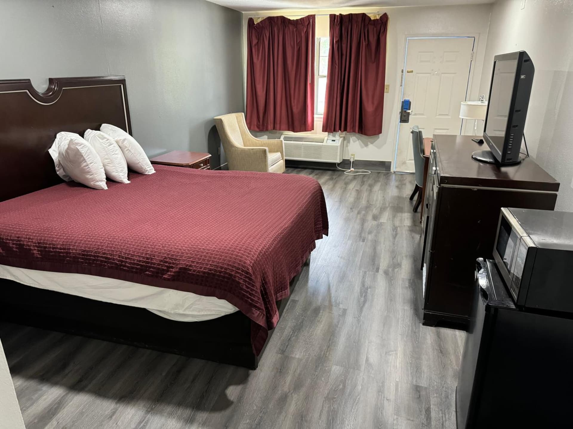 American Inn-Sealy property views in Sealy, TX — gallery photo 3
