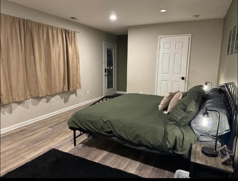 King Suite Private Entrance Movie Theater and Hot Tub property views in Jonesboro, GA — gallery photo 3
