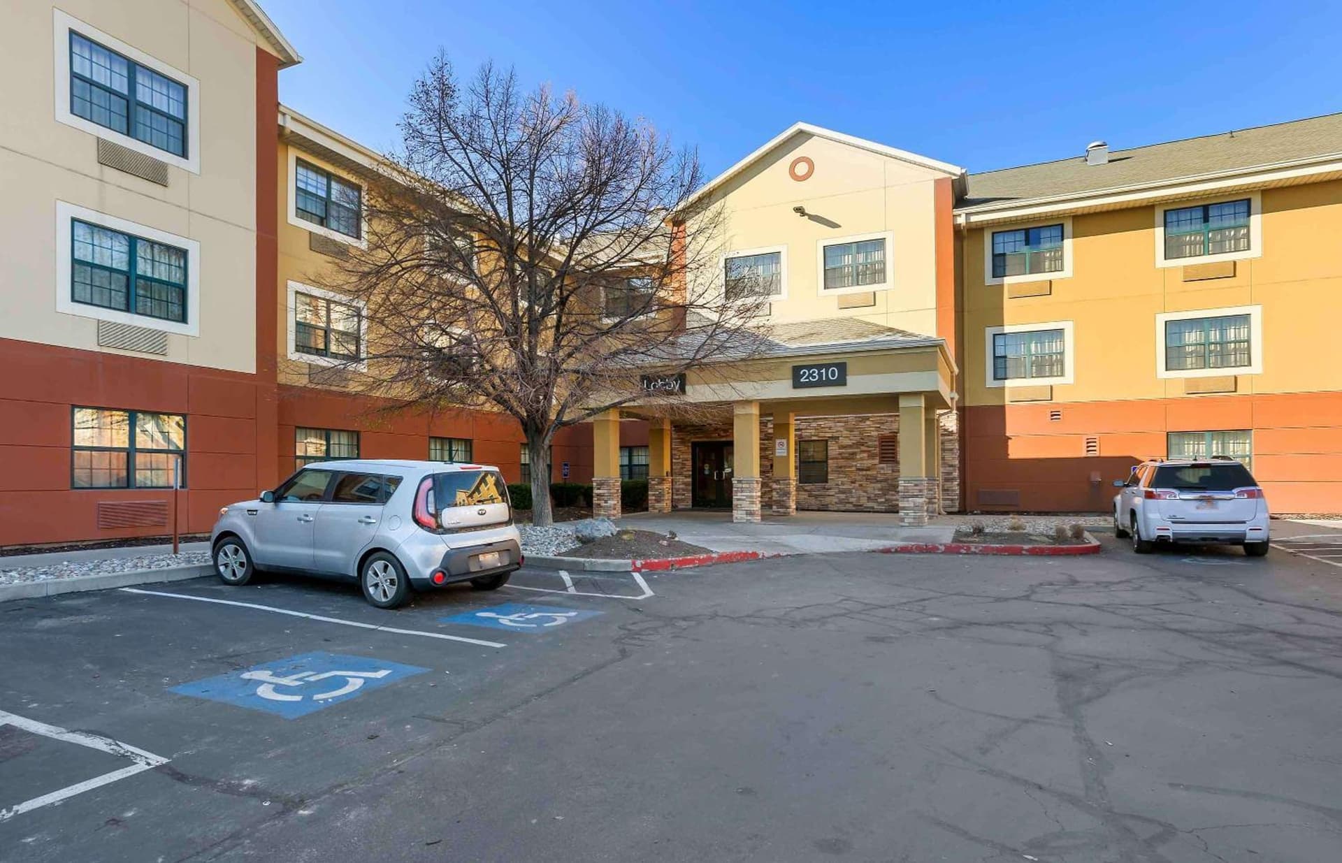 Extended Stay America Suites - Salt Lake City - West Valley Center interior in West Valley City, UT — gallery photo 2