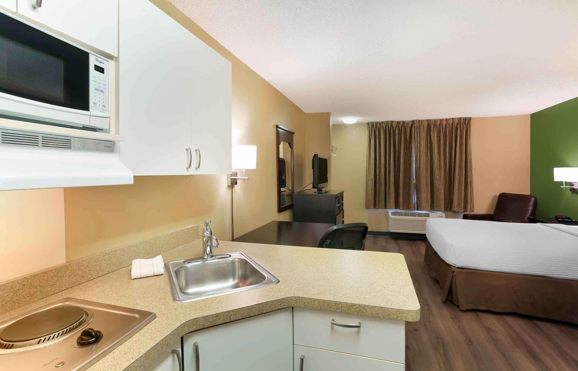 Extended Stay America Suites - Salt Lake City - West Valley Center gallery photo in West Valley City, UT — image 11