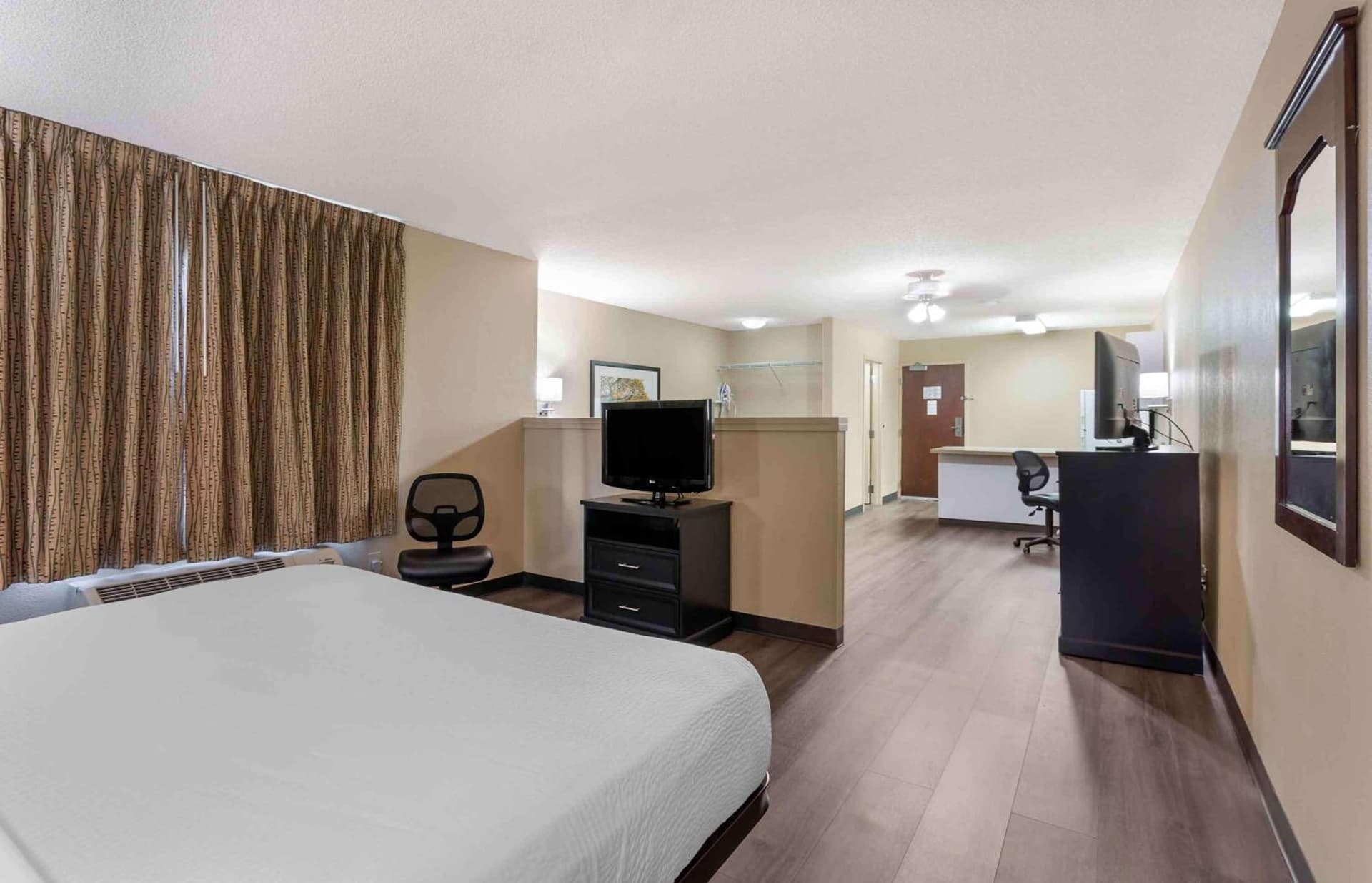 Extended Stay America Suites - Salt Lake City - West Valley Center gallery photo in West Valley City, UT — image 29