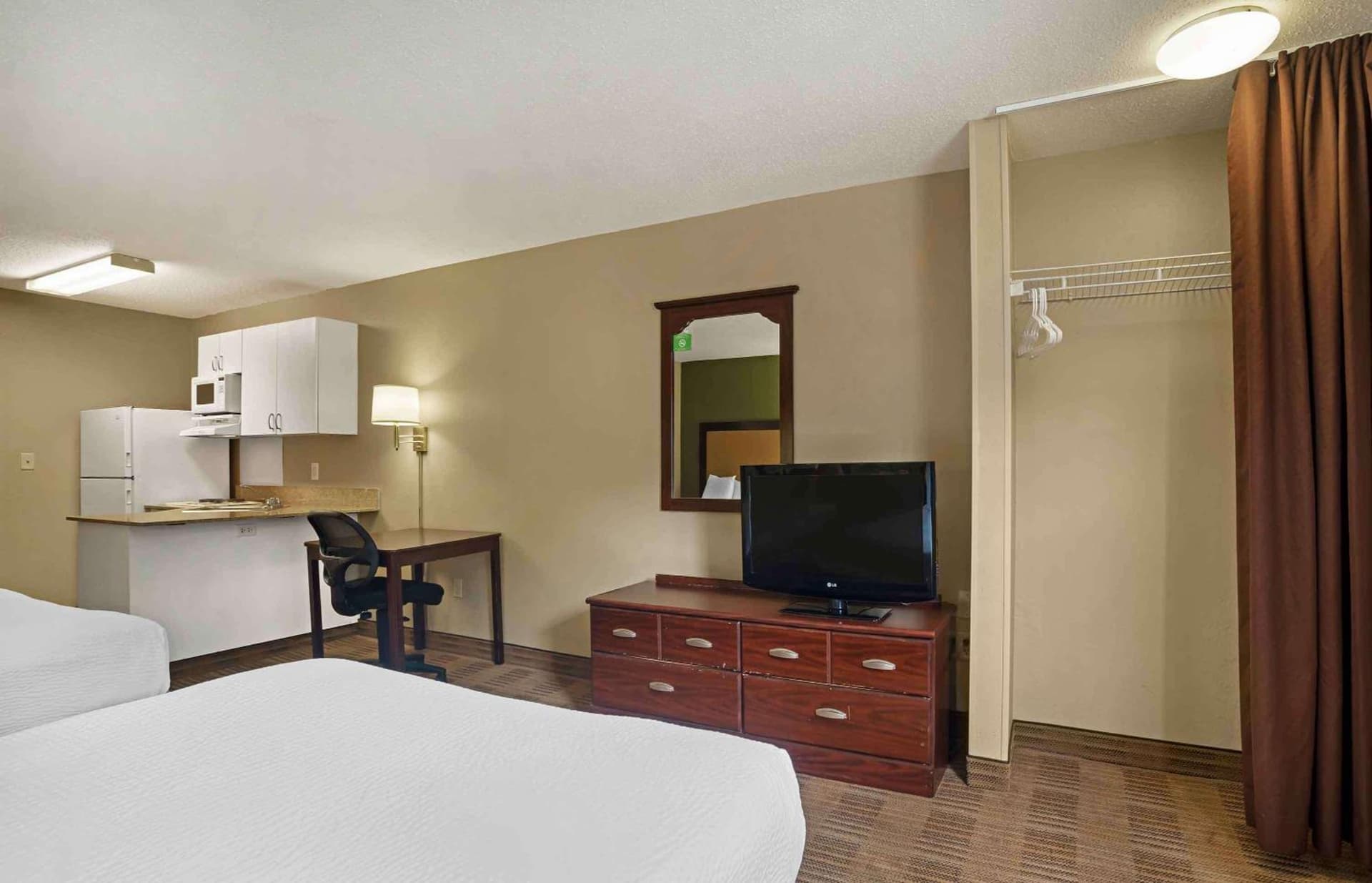 Extended Stay America Suites - Columbia - Columbia Parkway property views in Columbia, MD — gallery photo 3