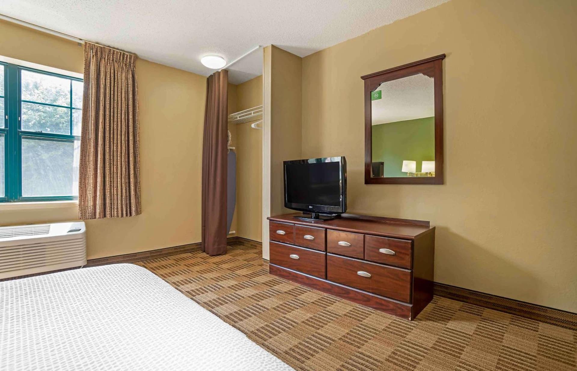 Extended Stay America Suites - Columbia - Columbia Parkway gallery photo in Columbia, MD — image 50