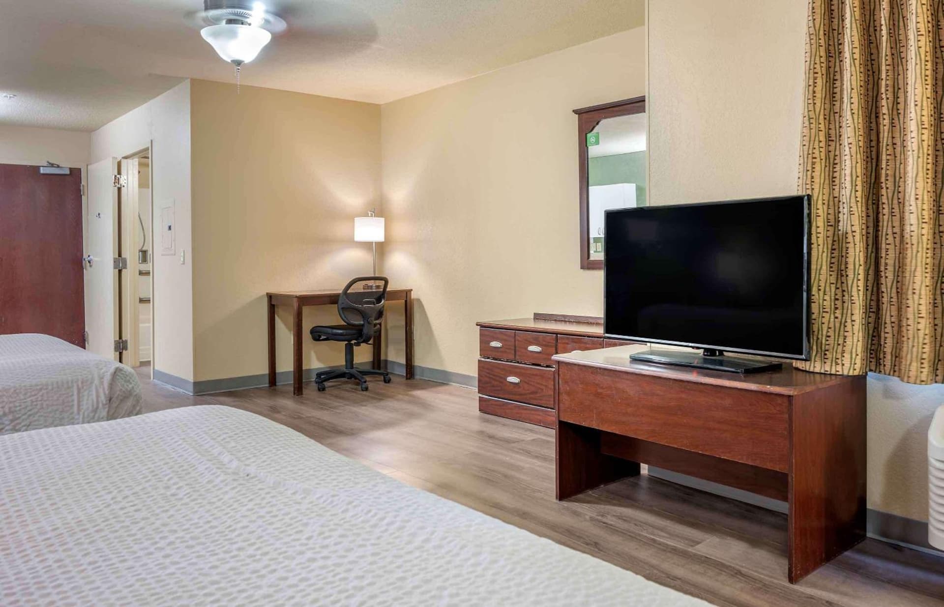 Extended Stay America Suites - Columbia - Columbia Parkway gallery photo in Columbia, MD — image 49