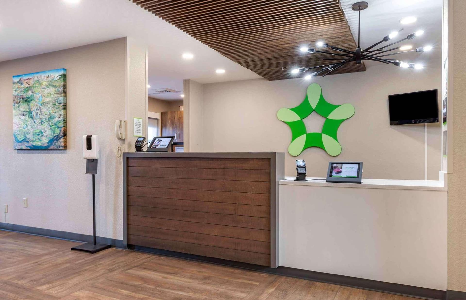 Extended Stay America Premier Suites - Charlotte - Pineville - Pineville Matthews Rd. property views in Charlotte, NC — gallery photo 3