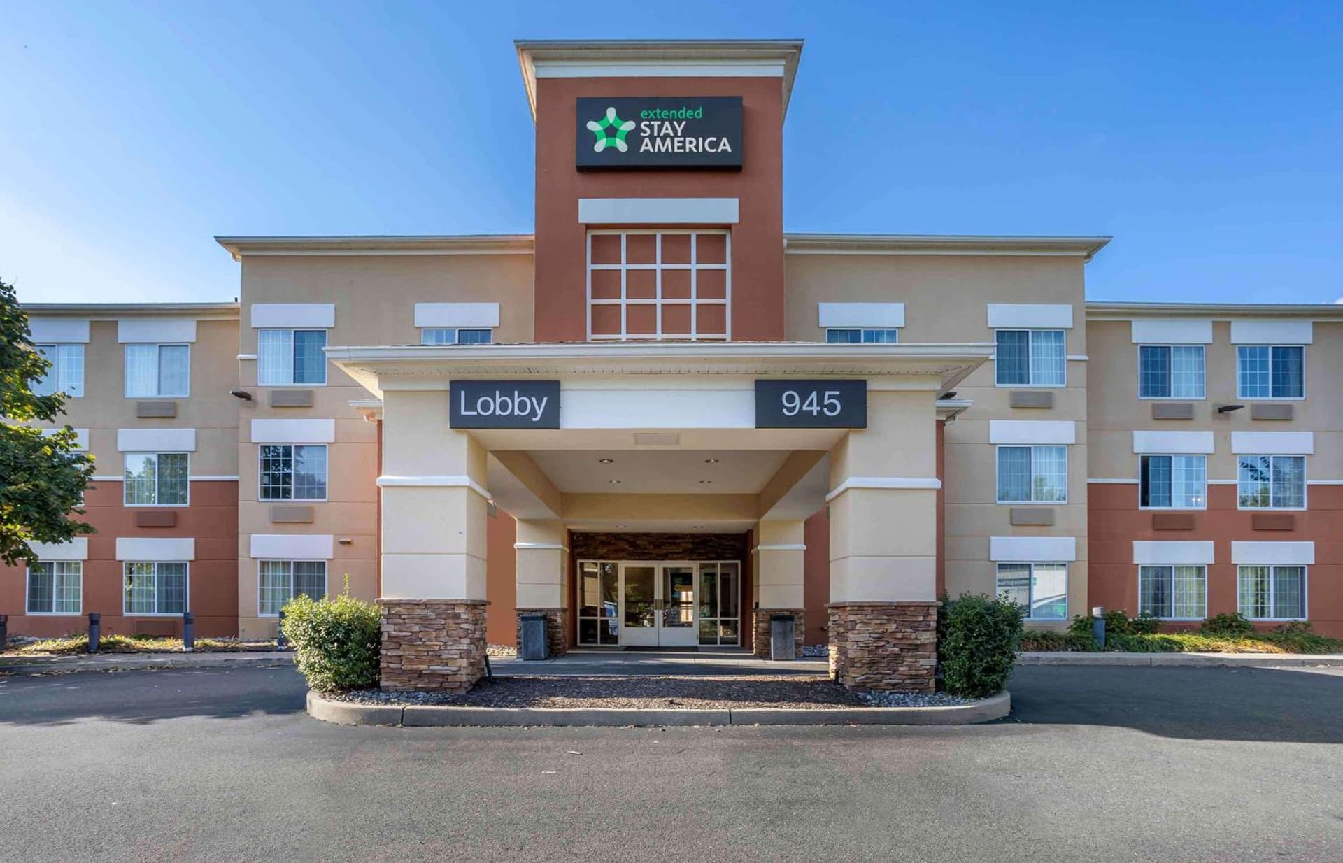 Extended Stay America Suites - Shelton - Fairfield County interior in Shelton, CT — gallery photo 2
