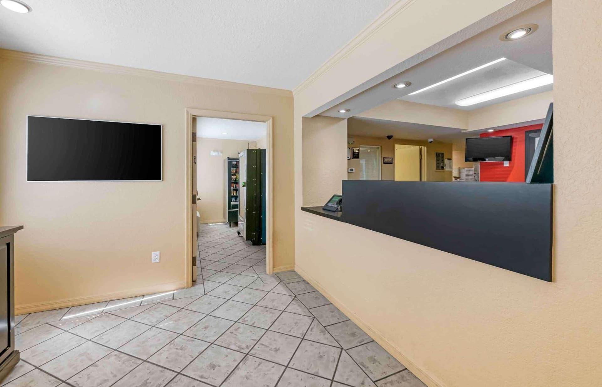 Extended Stay America Select Suites - Orlando - Southpark - Equity Row property views in Orlando, FL — gallery photo 3