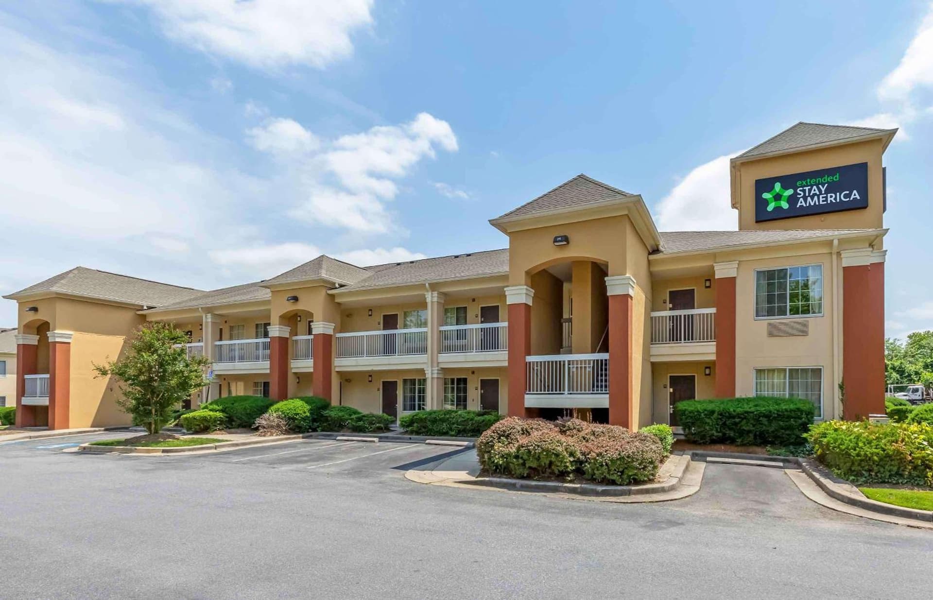 Extended Stay America Select Suites - Baltimore - BWI Airport - International Dr interior in Linthicum Heights, MD — gallery photo 2