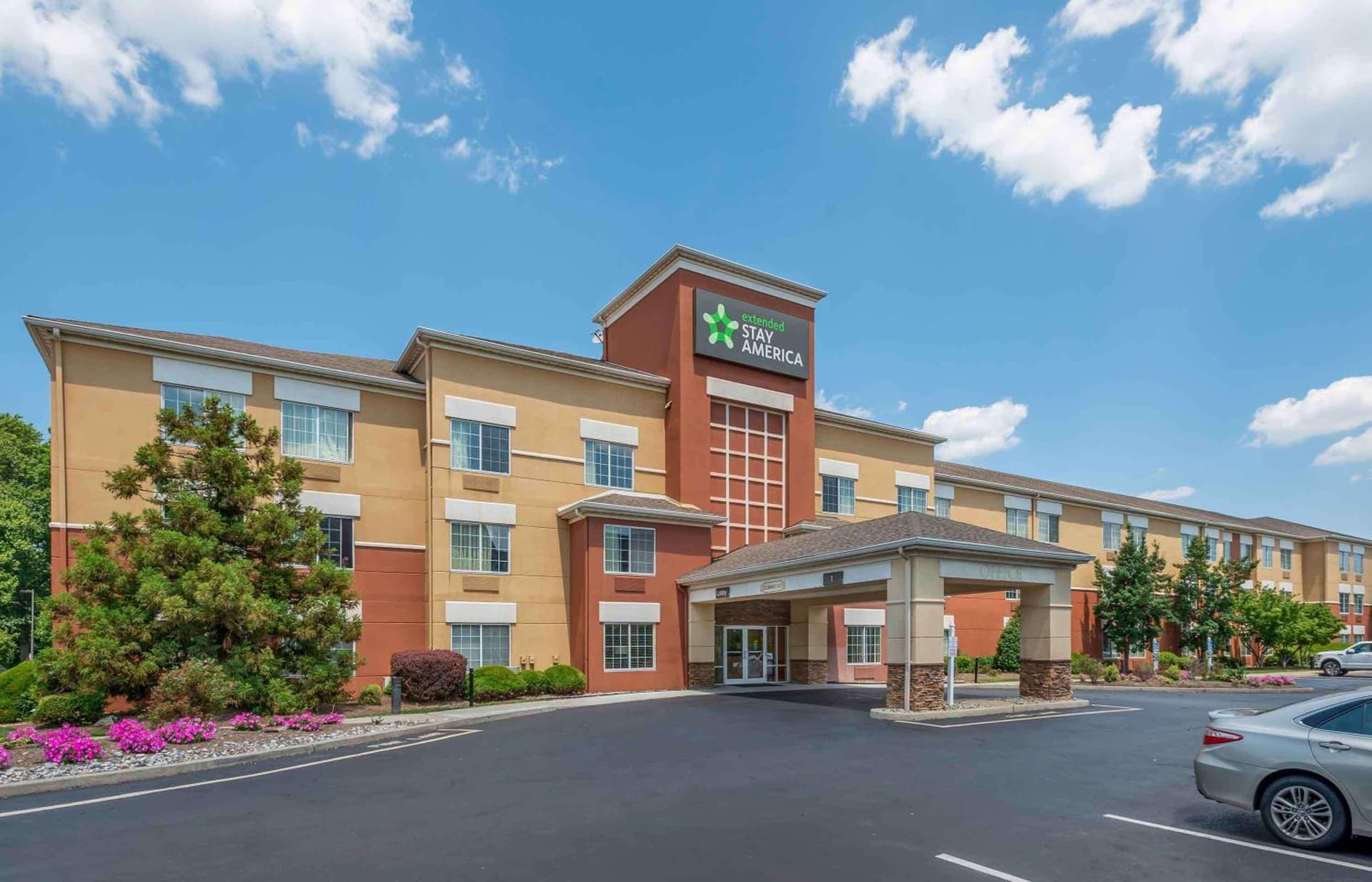 Extended Stay America Suites - Newark - Woodbridge featured exterior or lobby in Woodbridge — similar hotel