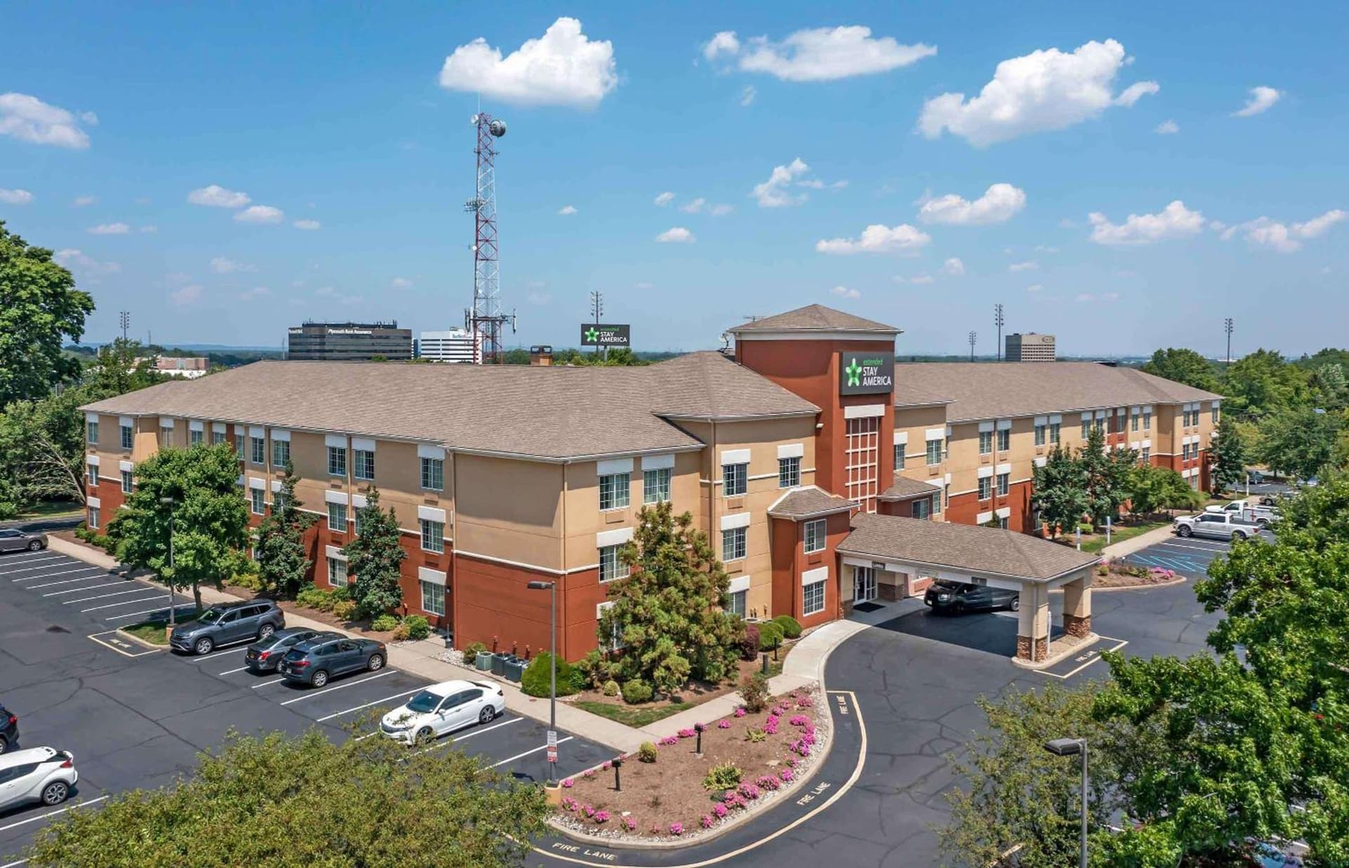 Extended Stay America Suites - Newark - Woodbridge property views in Woodbridge — gallery photo 3