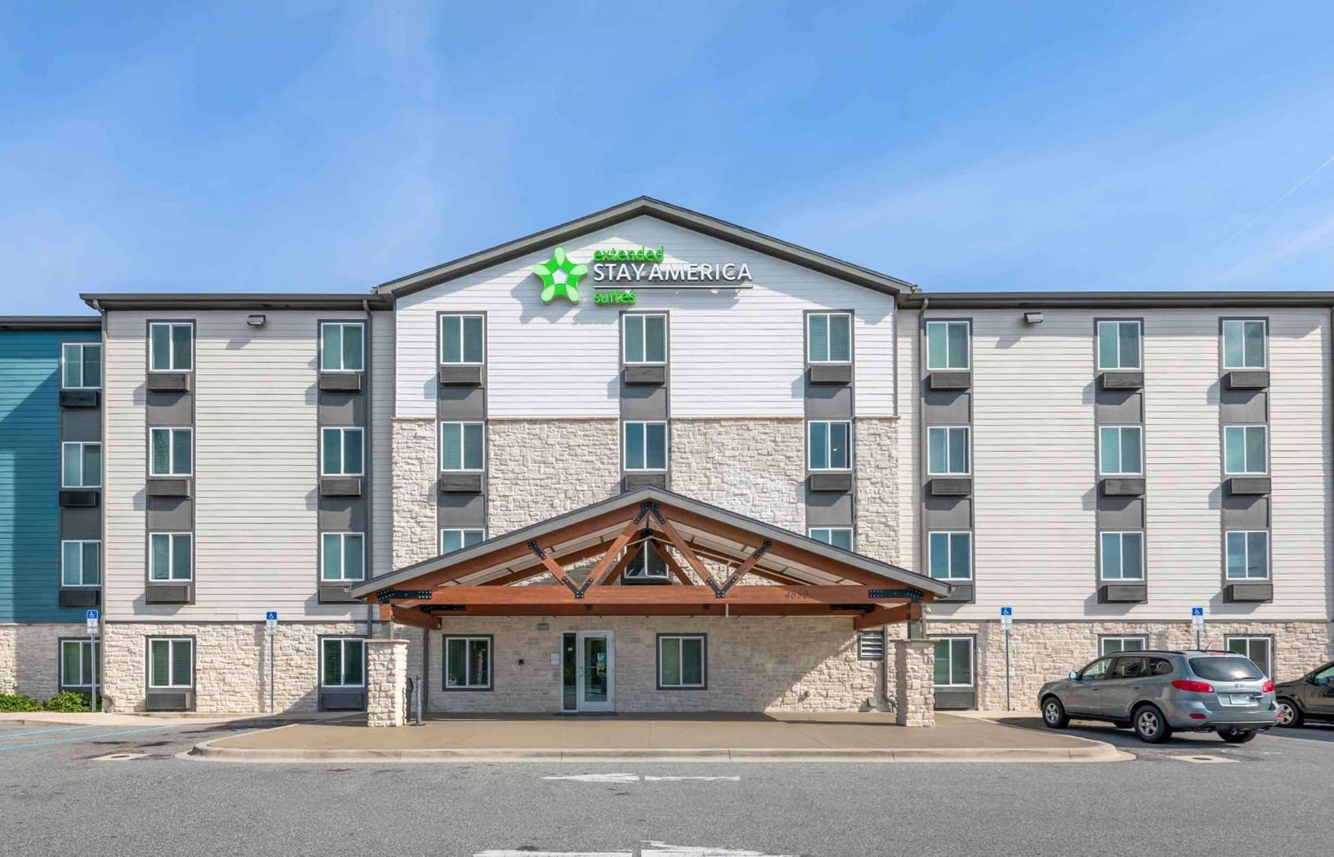 Extended Stay America Select Suites - Melbourne - West Melbourne featured exterior or lobby in Melbourne, FL — similar hotel