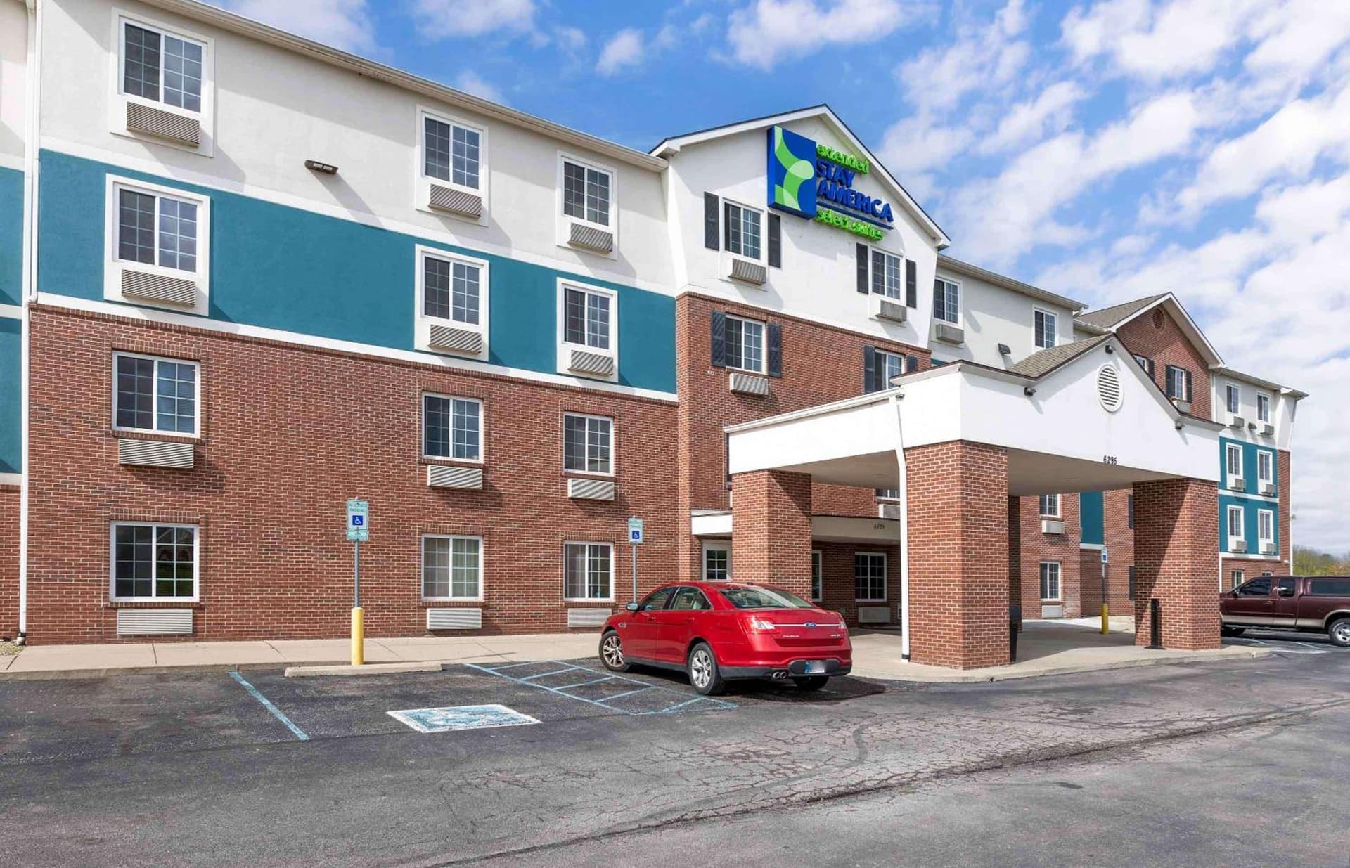 Extended Stay America Select Suites - Indianapolis - Plainfield interior in Plainfield, IN — gallery photo 2