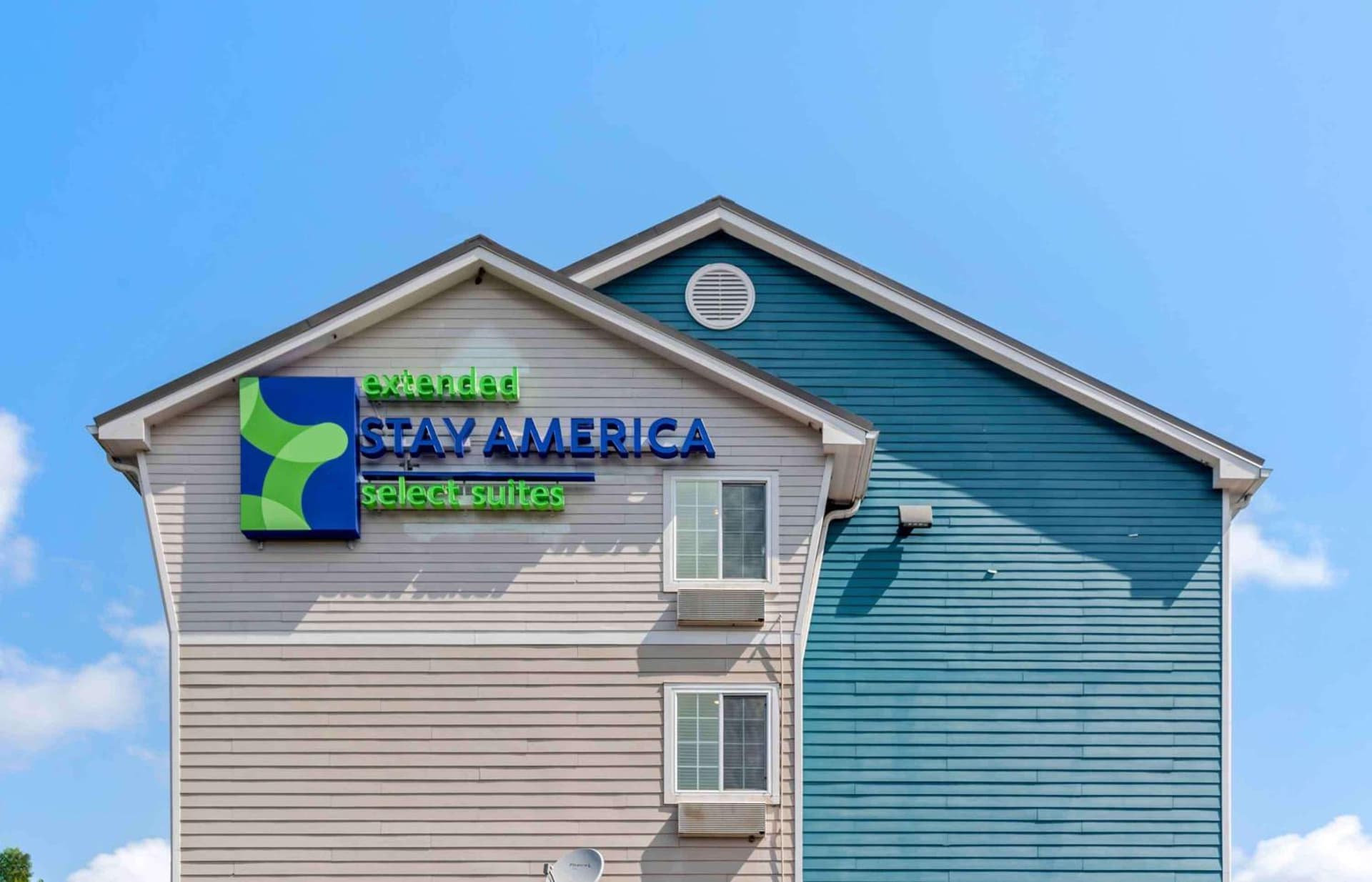 Extended Stay America Select Suites - Pensacola - Northwest interior in Pensacola, FL — gallery photo 2