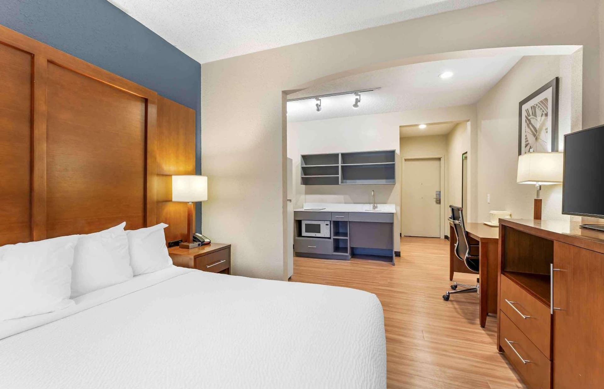 Extended Stay America Suites - Buffalo - Airport gallery photo in Buffalo, NY — image 16
