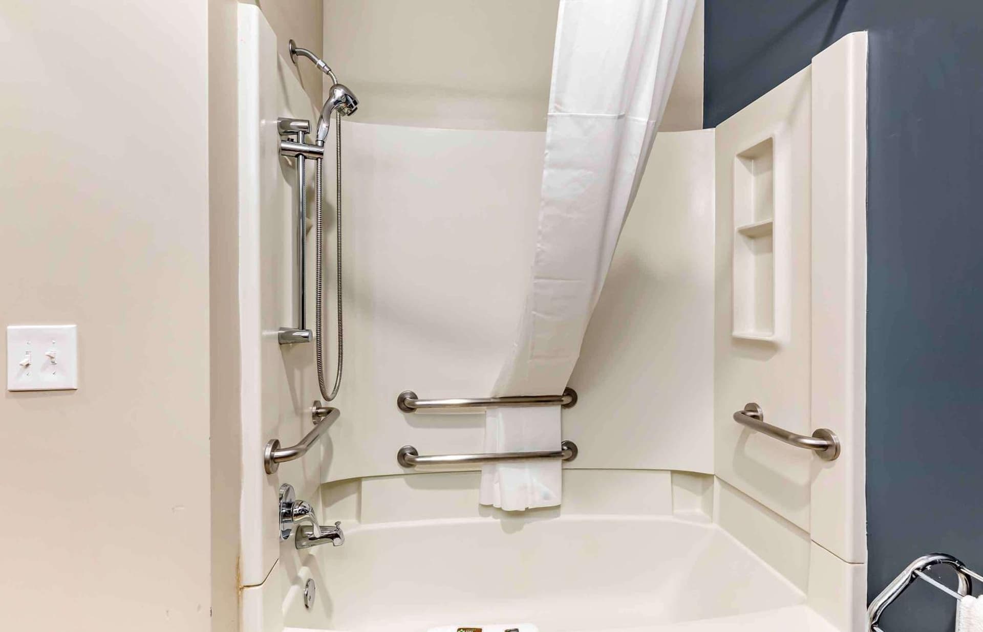 Extended Stay America Suites - Buffalo - Airport gallery photo in Buffalo, NY — image 15