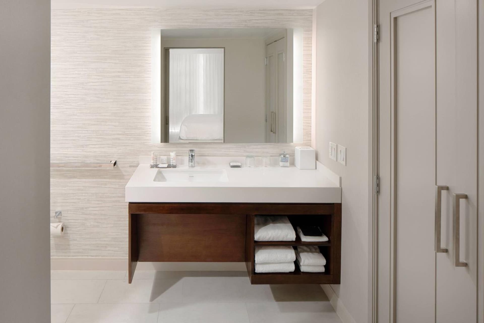 Palm Beach Gardens Marriott interior in Palm Beach Gardens, FL — gallery photo 2