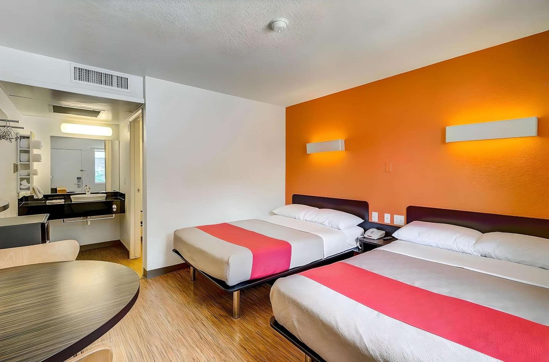 Motel 6 Thornton gallery photo in Thornton, CO — image 34