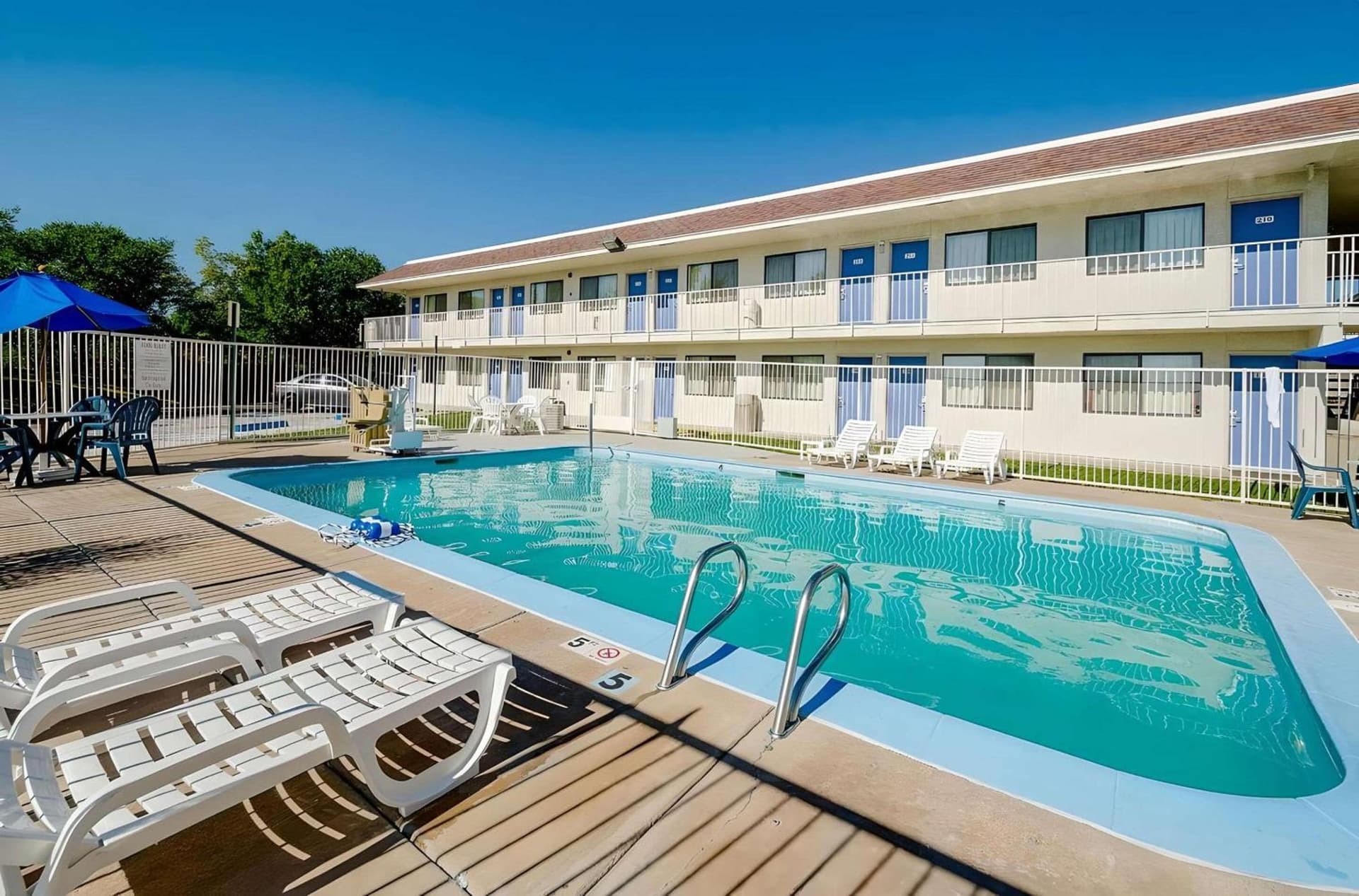 Motel 6 Thornton gallery photo in Thornton, CO — image 14