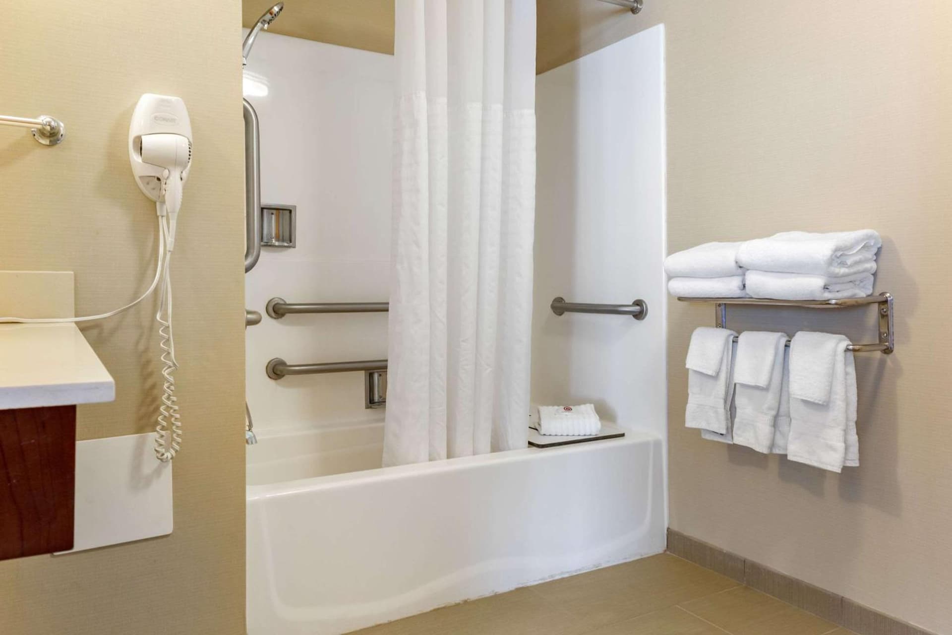 Comfort Suites Lancaster Amish Country gallery photo in Lancaster, PA — image 11