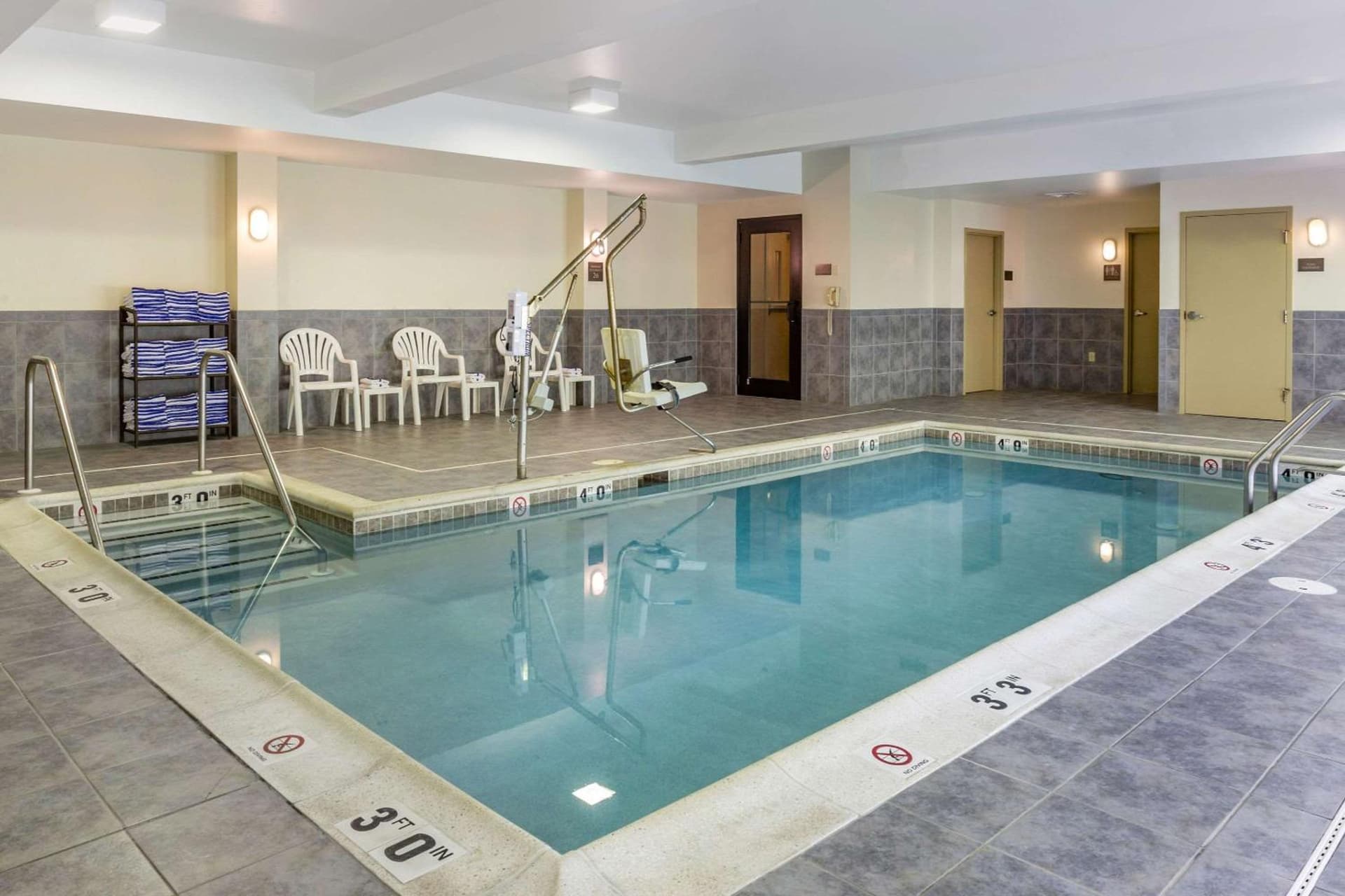 Comfort Suites Lancaster Amish Country gallery photo in Lancaster, PA — image 30