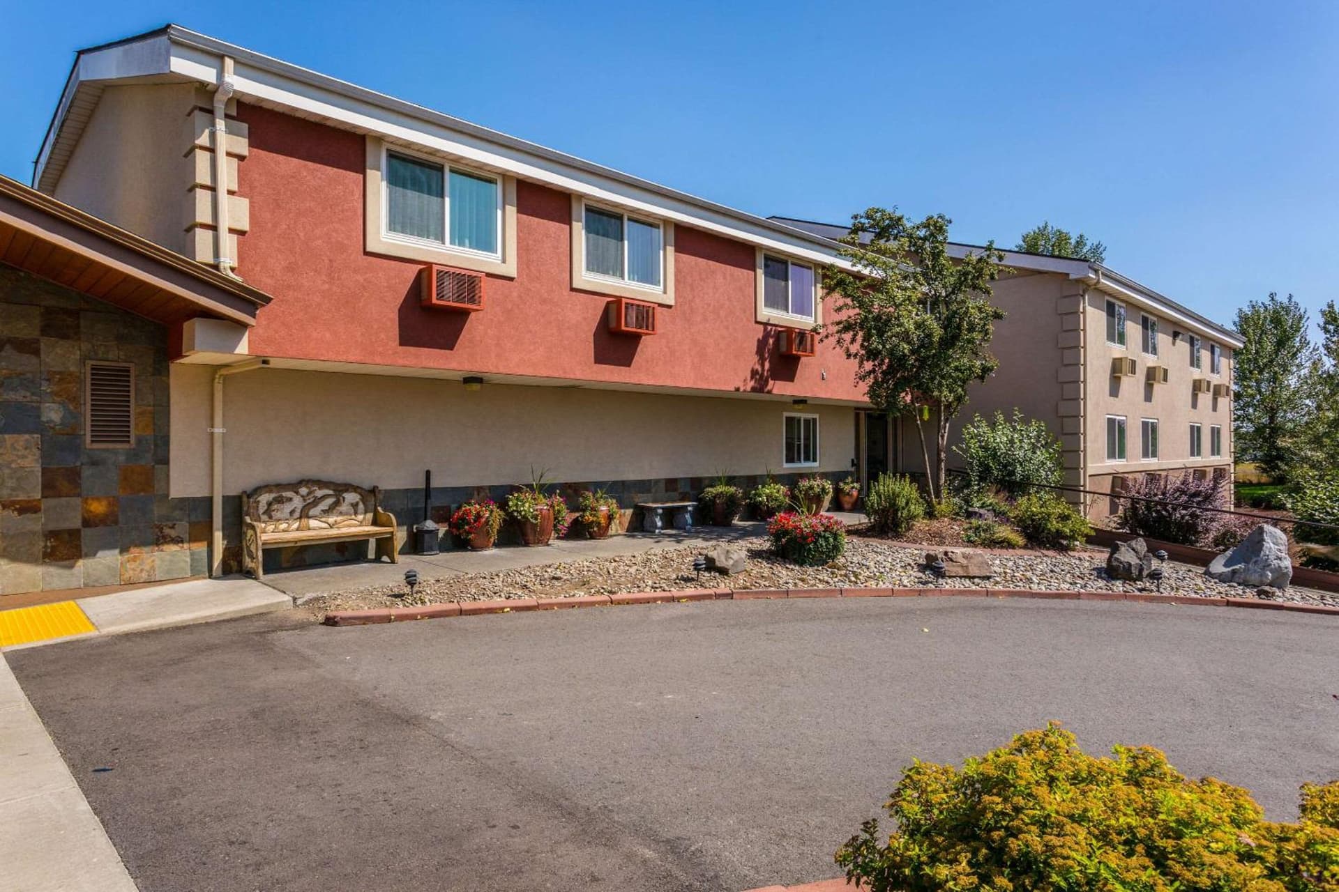 Quality Inn & Suites Coeur d'Alene property views in Coeur d'Alene, ID — gallery photo 3