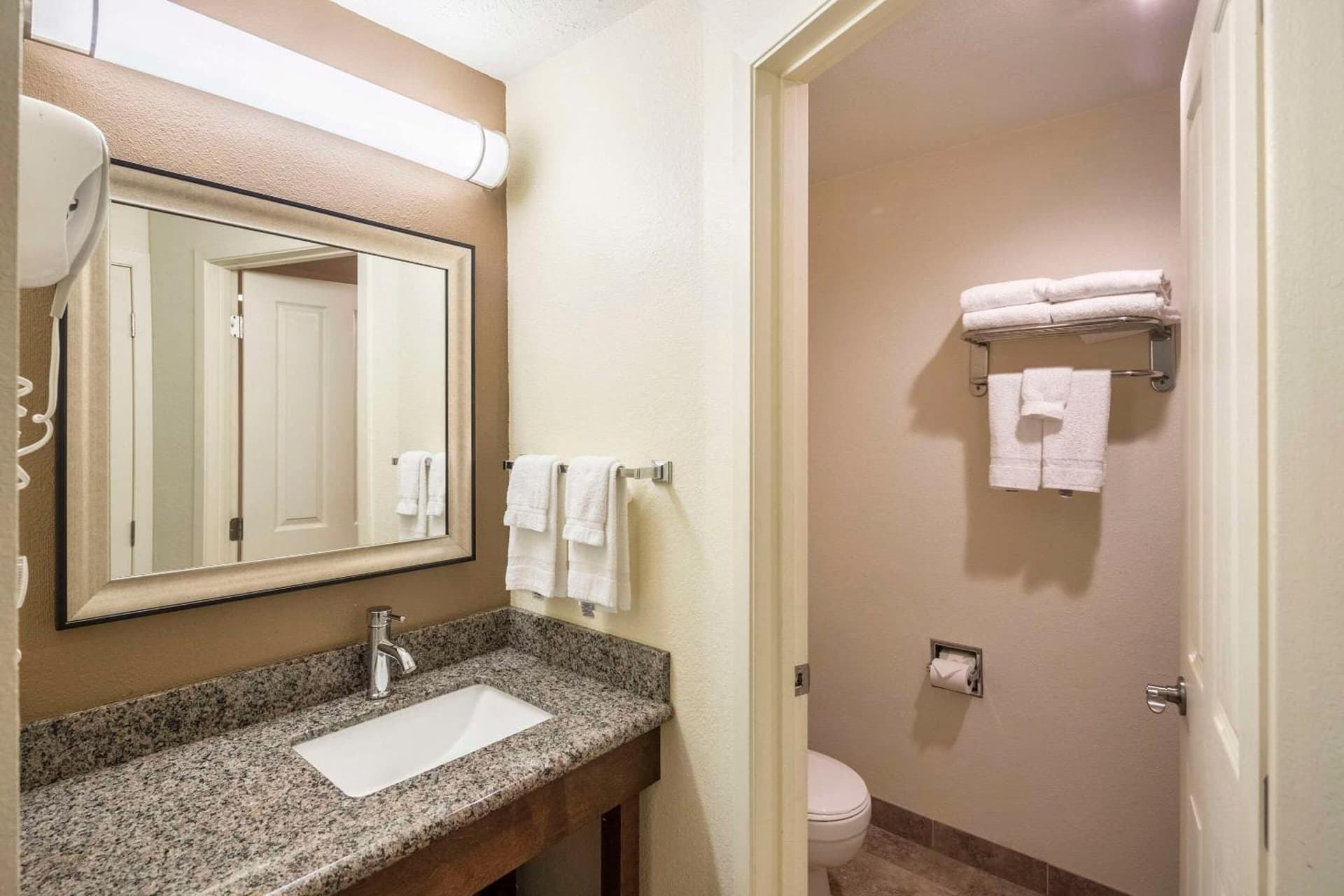 Quality Inn & Suites Coeur d'Alene gallery photo in Coeur d'Alene, ID — image 47