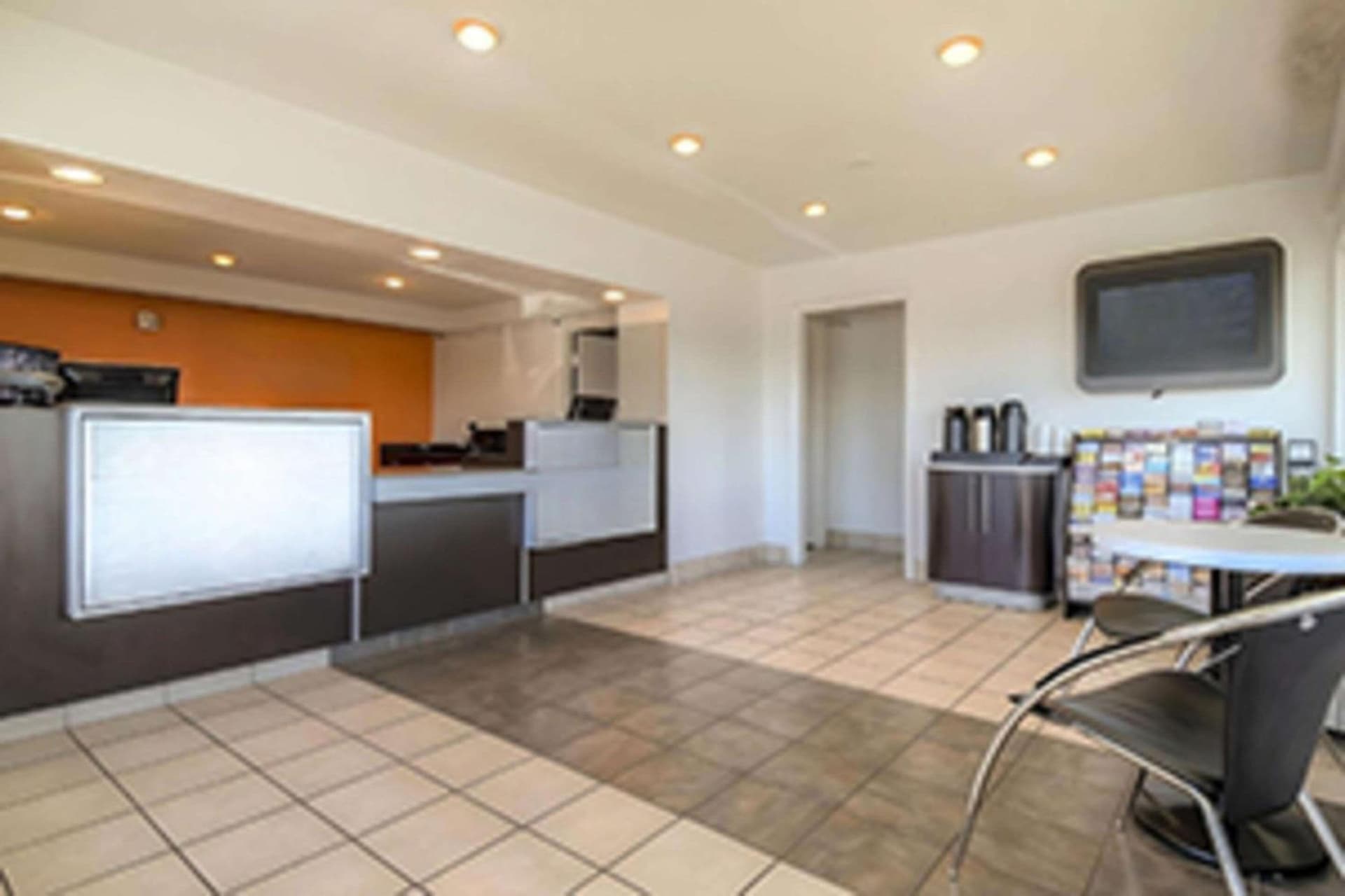 Las Vegas, NV - Boulder Highway property views in Las Vegas, NV — gallery photo 3