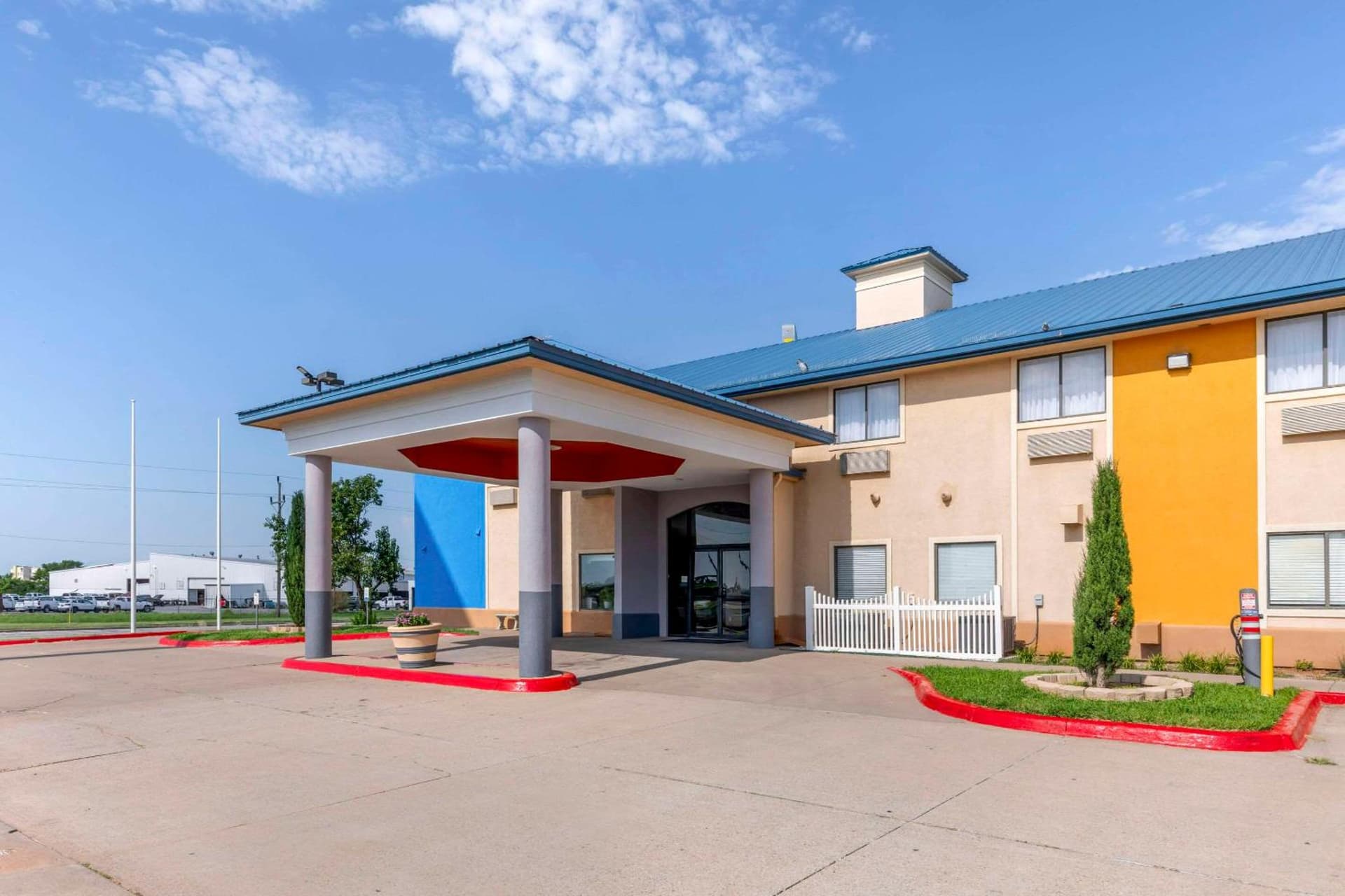 Quality Inn & Suites Wichita Falls I-44 interior in Wichita Falls, TX — gallery photo 2