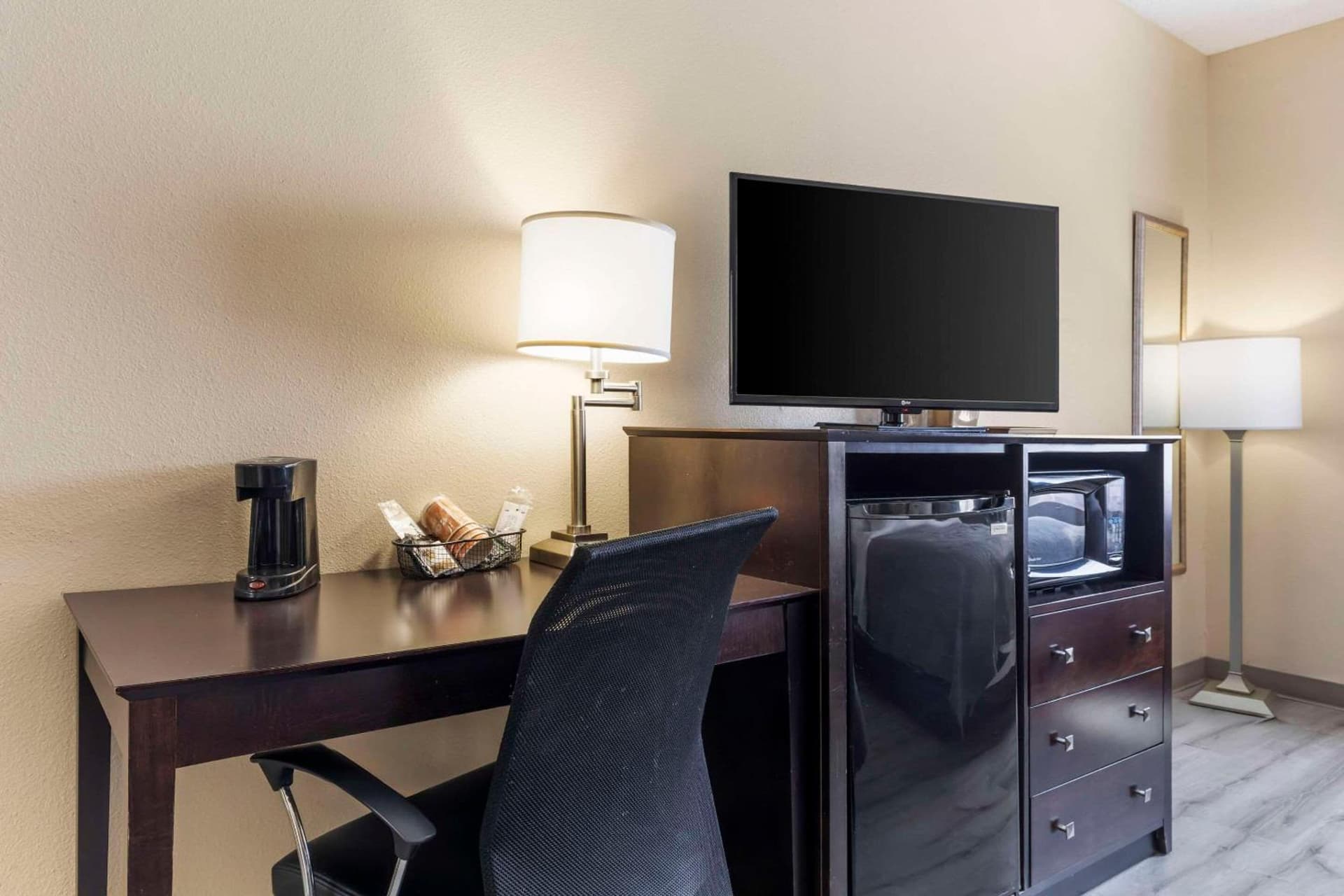 Quality Inn & Suites Wichita Falls I-44 gallery photo in Wichita Falls, TX — image 9