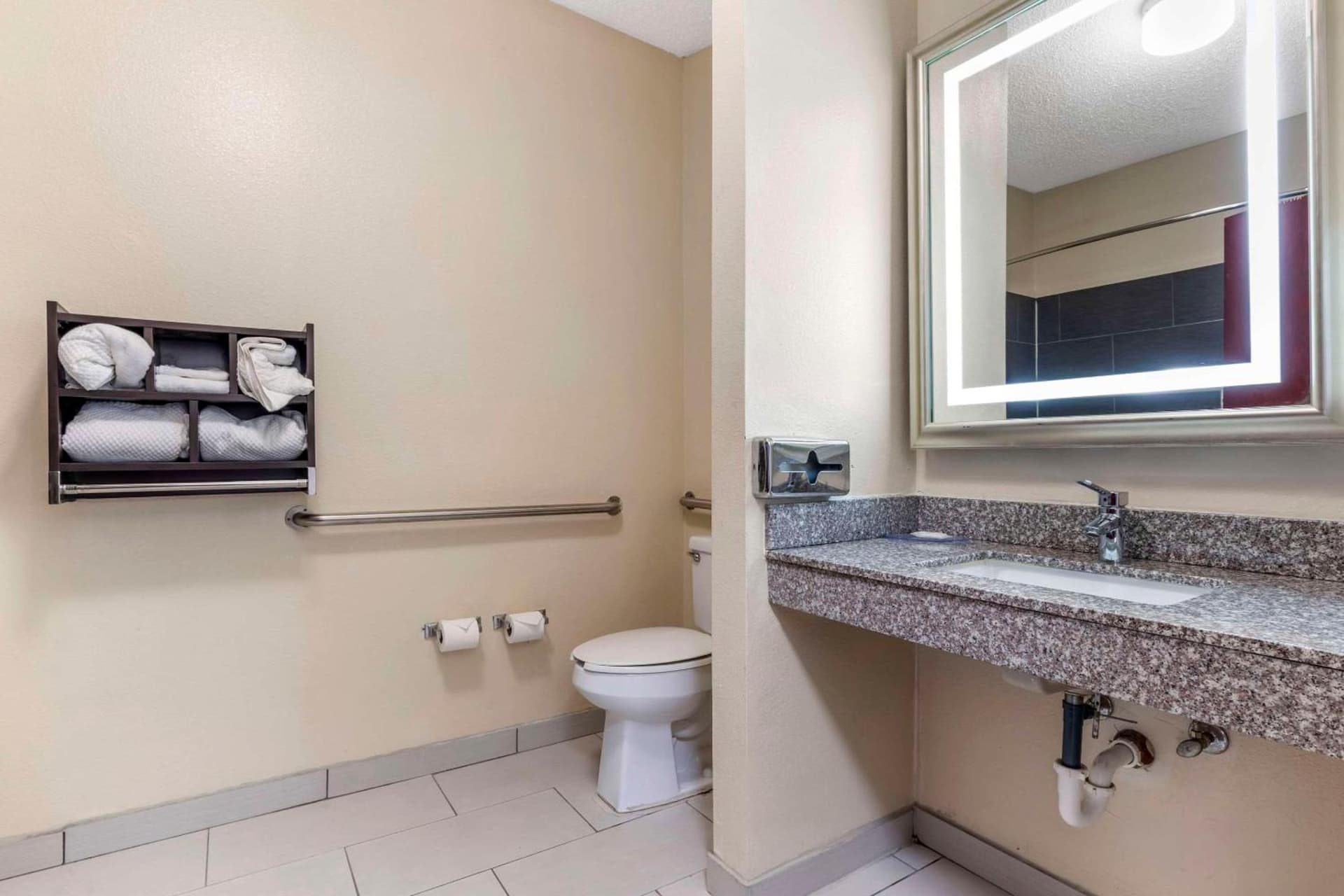 Quality Inn & Suites Wichita Falls I-44 gallery photo in Wichita Falls, TX — image 49