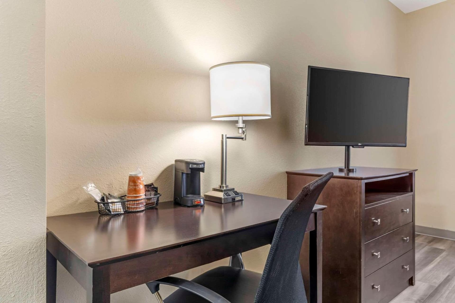 Quality Inn & Suites Wichita Falls I-44 gallery photo in Wichita Falls, TX — image 94