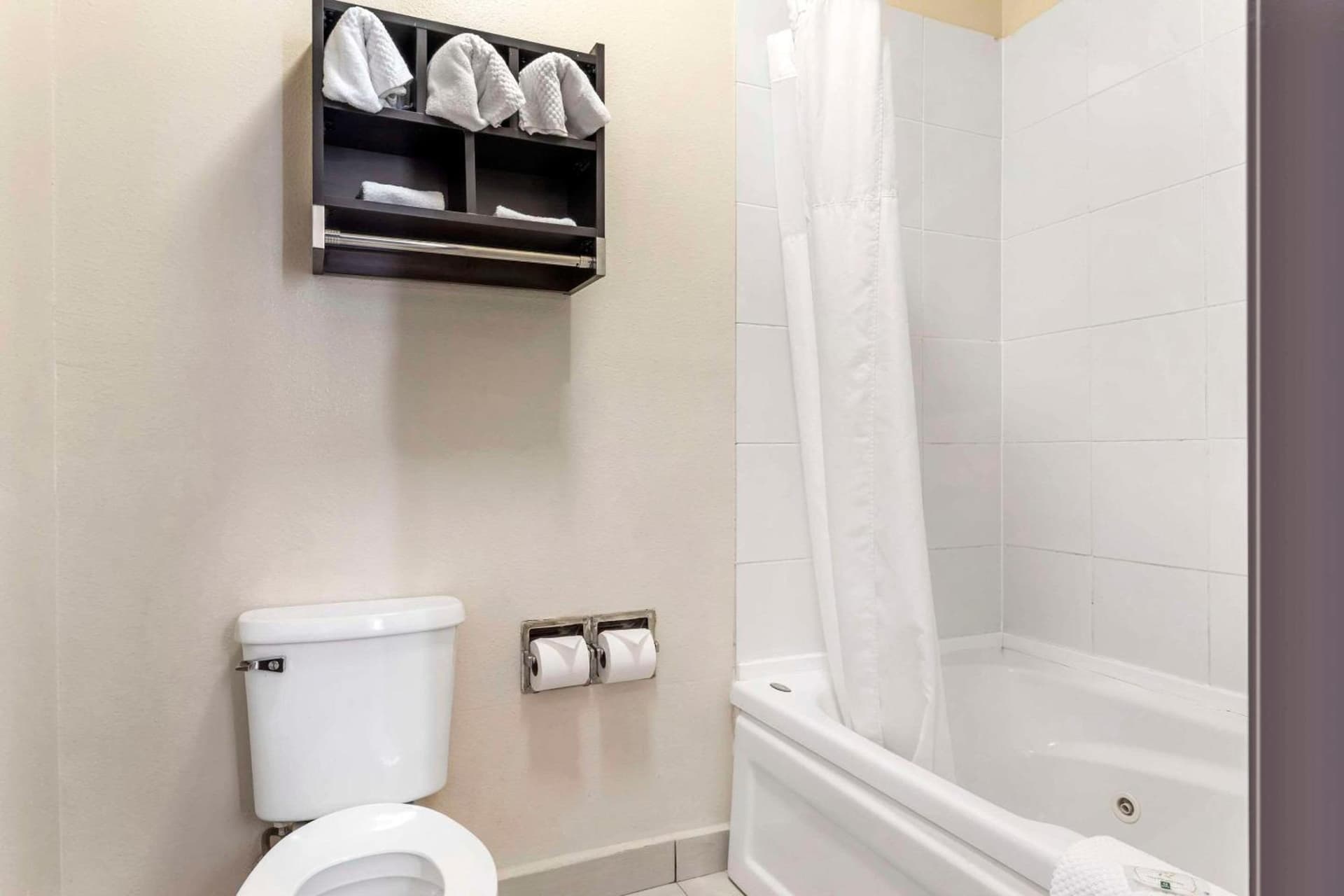 Quality Inn & Suites Wichita Falls I-44 gallery photo in Wichita Falls, TX — image 21
